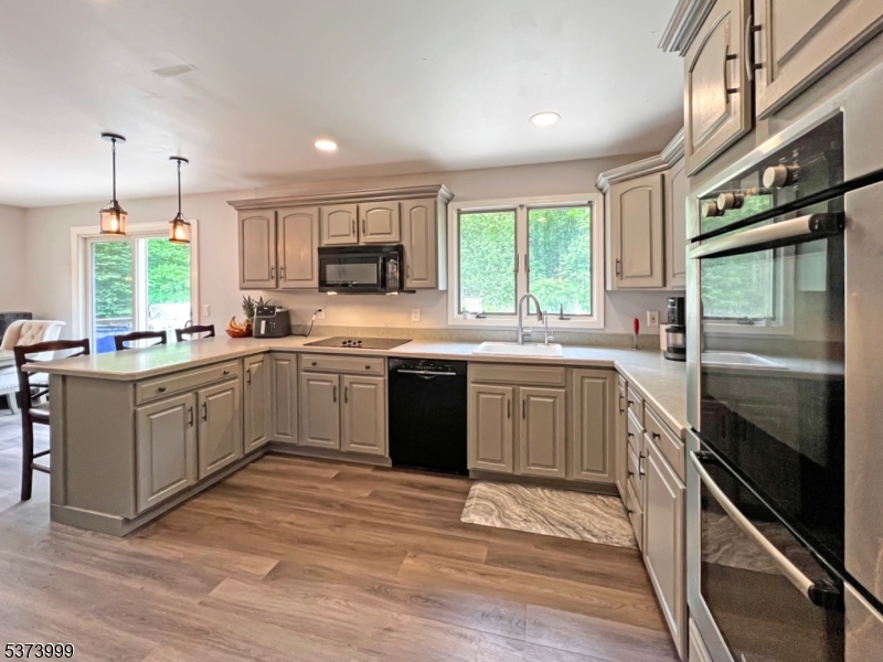 Franklin Twp., New Jersey, 07882, United States, 5 Bedrooms Bedrooms, ,3 BathroomsBathrooms,Residential,For Sale,1901717