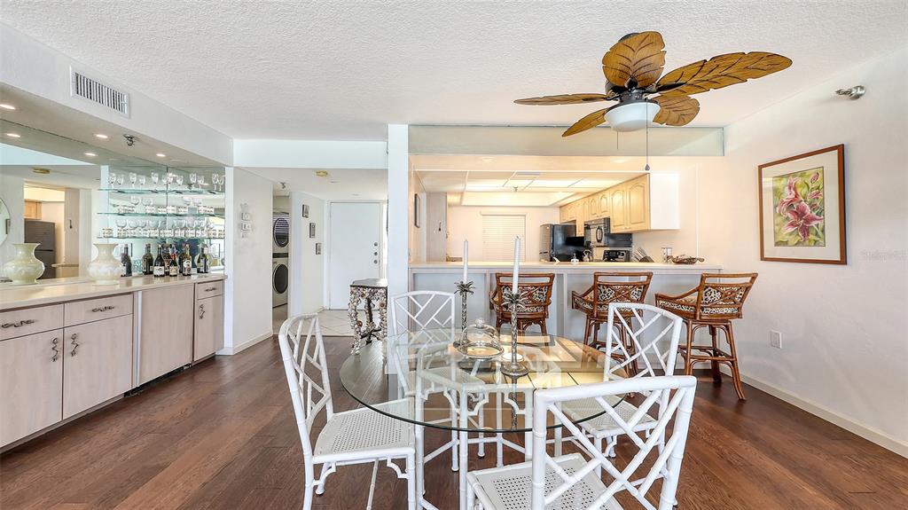 Longboat Key, Florida, 34228, United States, 3 Bedrooms Bedrooms, ,2 BathroomsBathrooms,Residential,For Sale,1793639