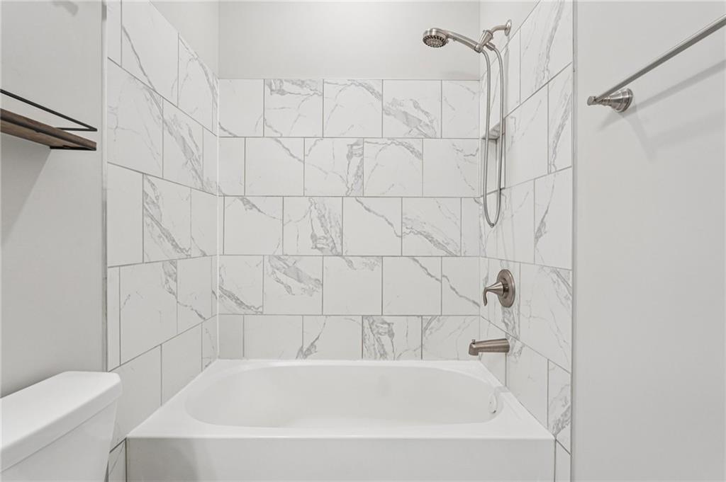 Alpharetta, Georgia, 30005, United States, 4 Bedrooms Bedrooms, ,4 BathroomsBathrooms,Residential,For Sale,2033042