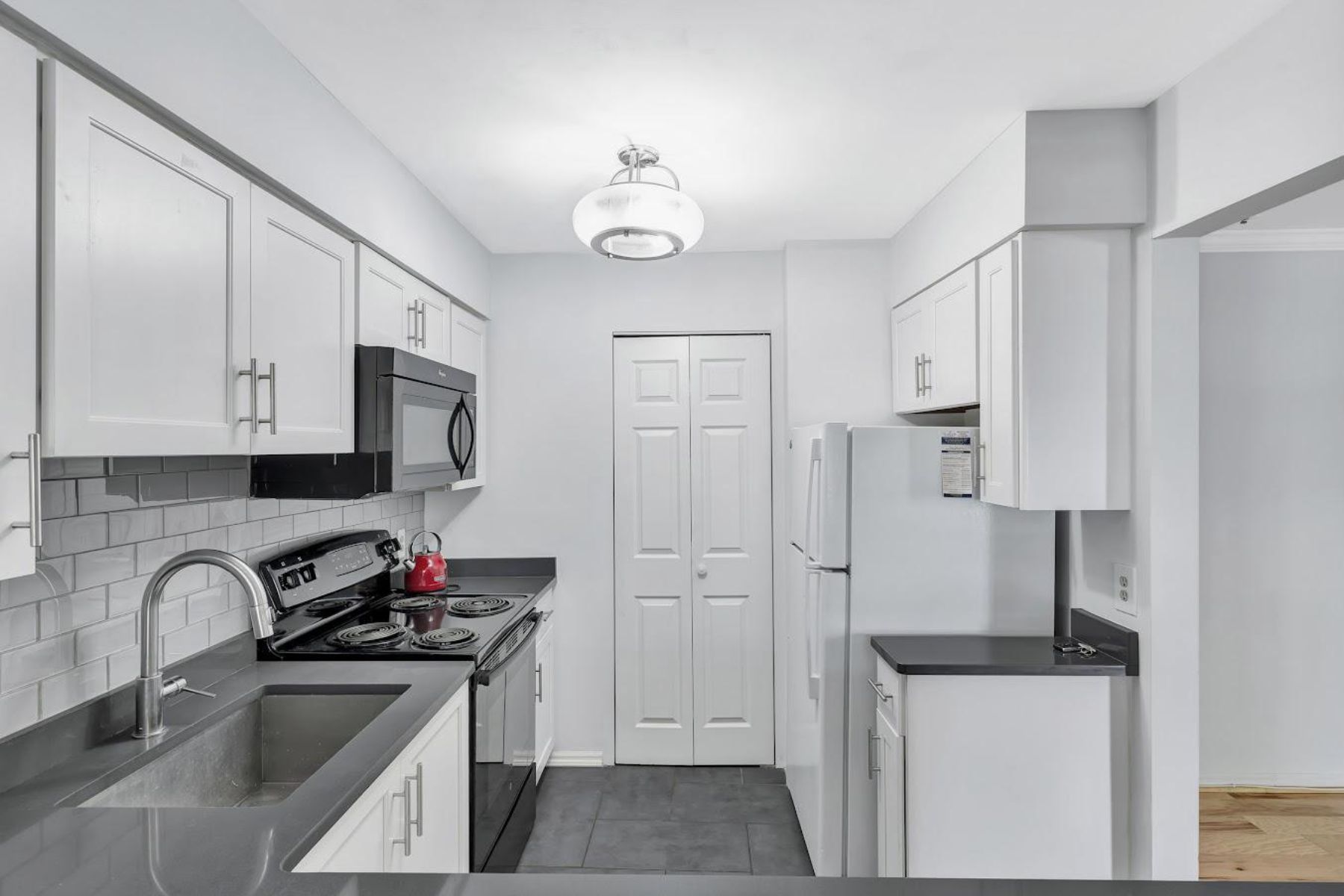  5716 Chapman Mill Drive, Rockville, MD, 20852 - 物件實景
