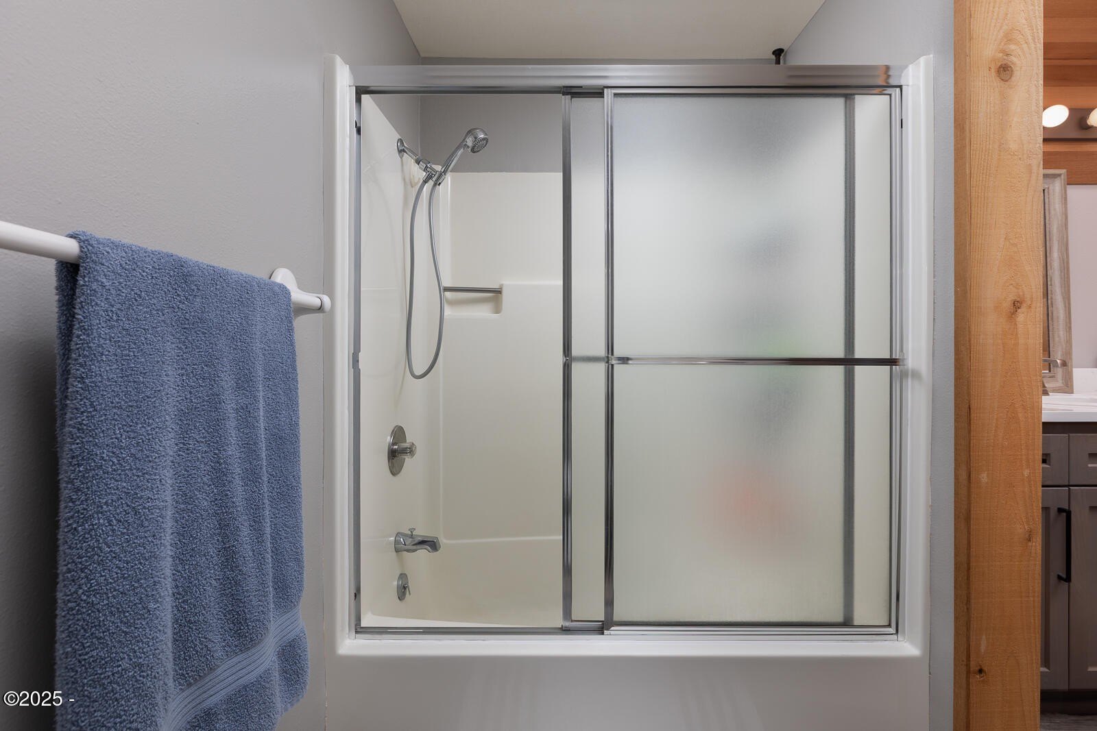 Lincoln City, Oregon, 97367, United States, 3 Bedrooms Bedrooms, ,2 BathroomsBathrooms,Residential,For Sale,1867179