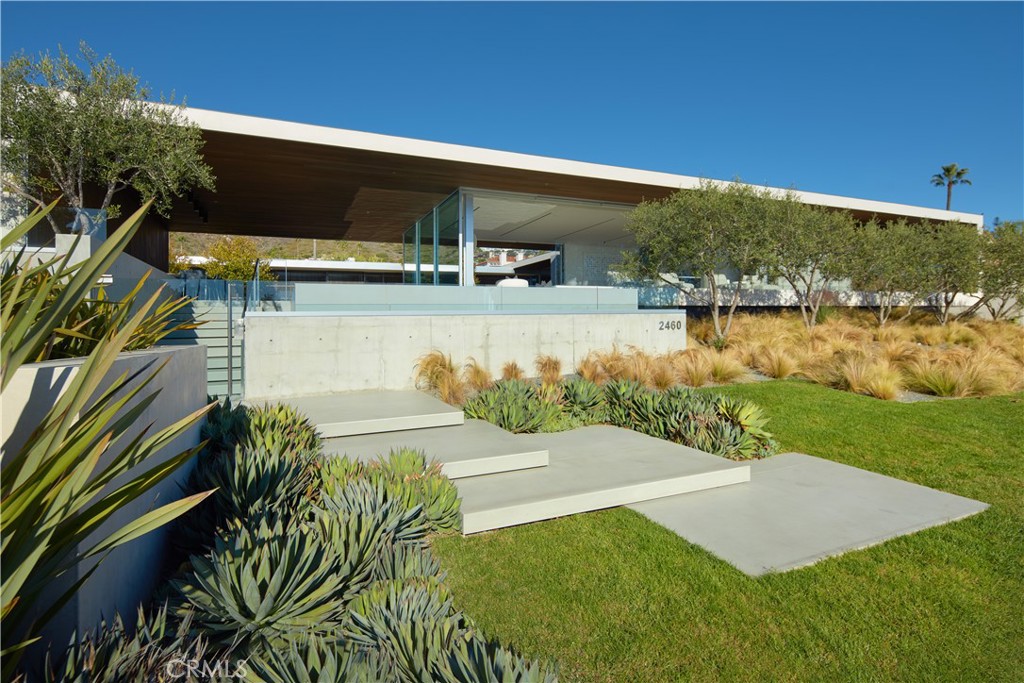 Laguna Beach, California, 92651, United States, 4 Bedrooms Bedrooms, ,6 BathroomsBathrooms,Residential,For Sale,1988252