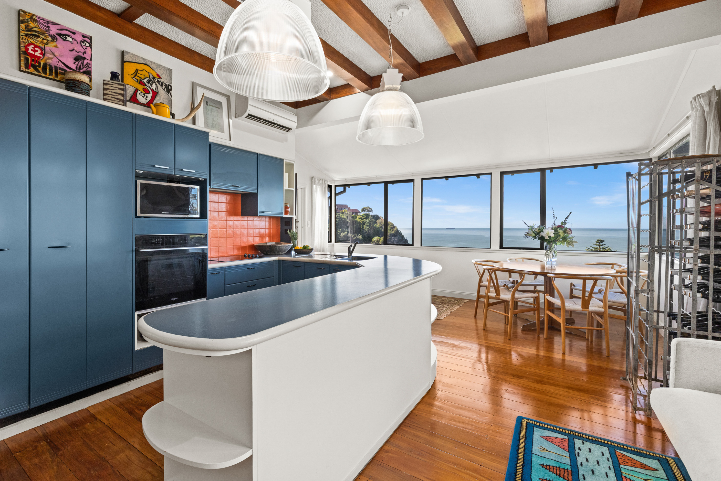  Panoramic Ocean Views with Income Potential - 物件實景