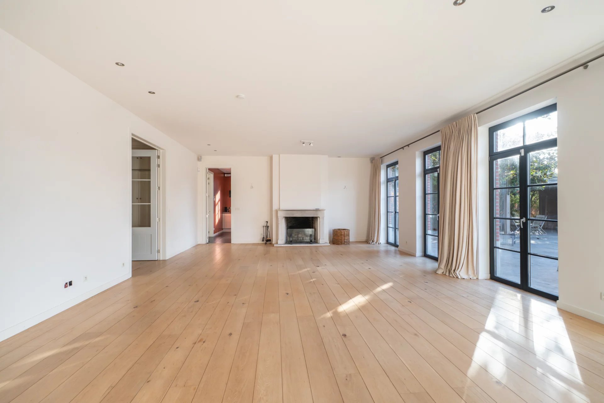 Rhode-Saint-Genese, Flanders, 1640, BE, 6 Bedrooms Bedrooms, ,11 BathroomsBathrooms,Residential,For Sale,2003186