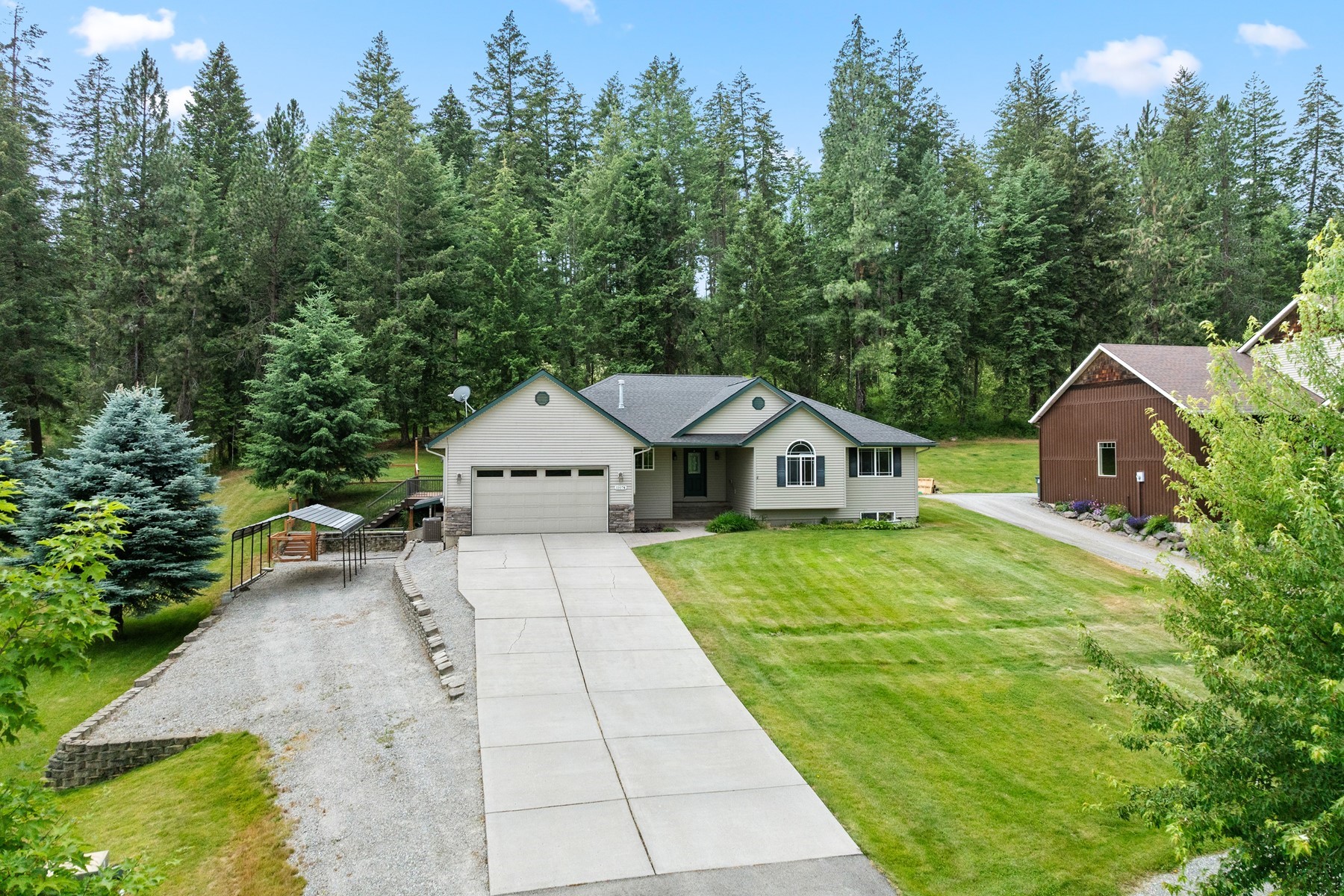  Custom Built Beauty w/ 5 Bedroom - 物件實景