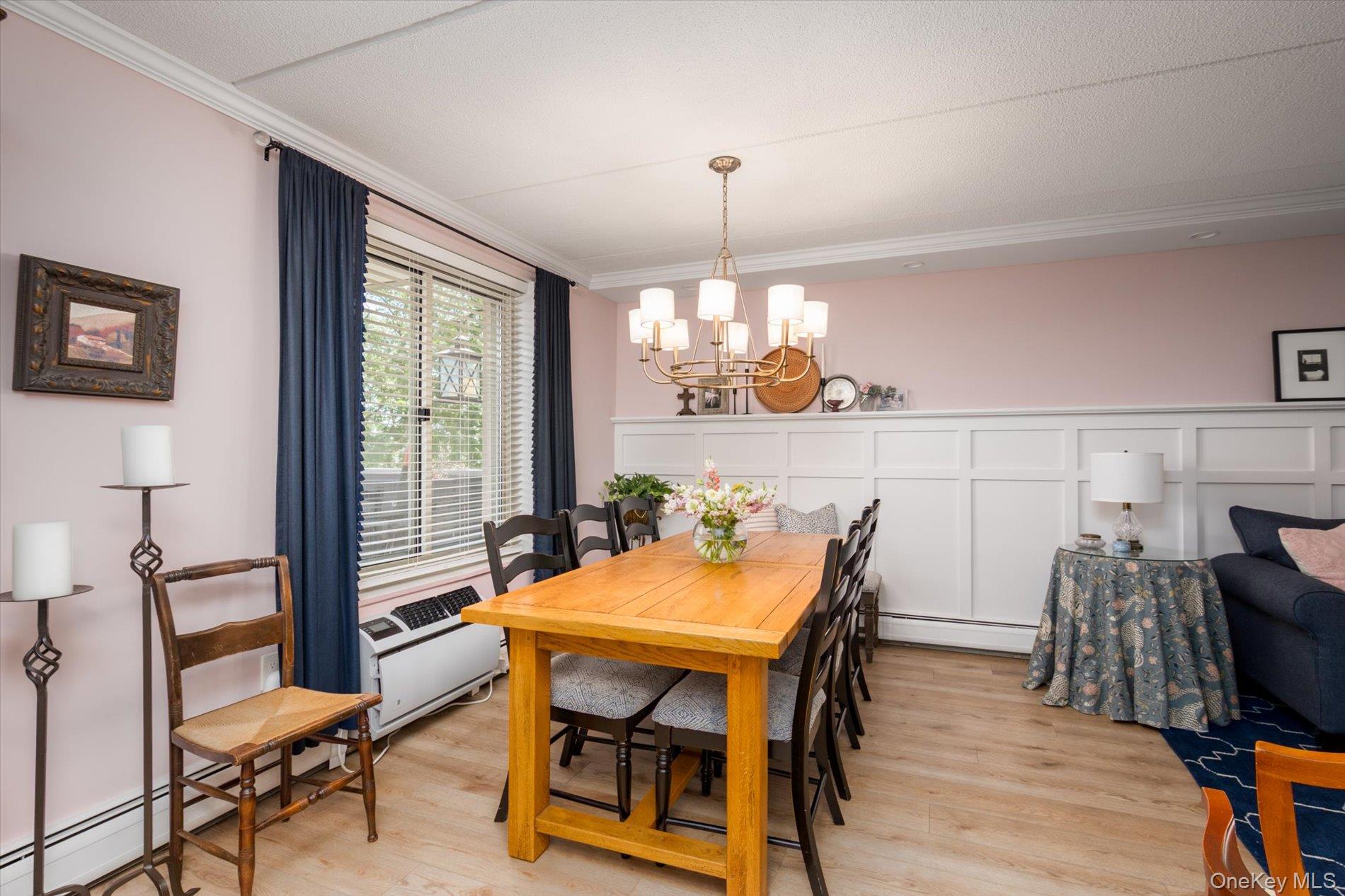  135 Post Avenue, Westbury, NY, 11590 - 物件實景