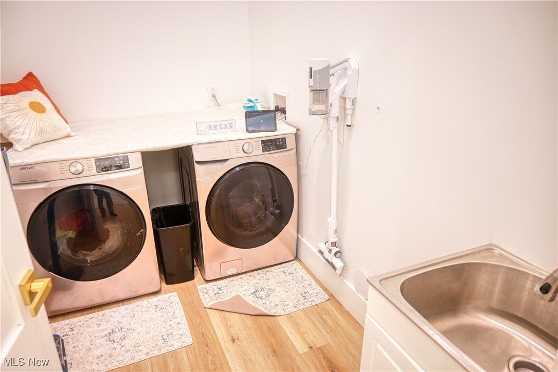 Medina, Ohio, 44256, United States, 5 Bedrooms Bedrooms, ,5 BathroomsBathrooms,Residential,For Sale,1976379