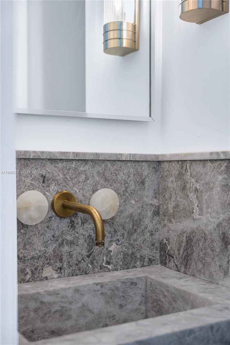 Miami, Florida, 33133, United States, 5 Bedrooms Bedrooms, ,6 BathroomsBathrooms,Residential,For Sale,1996975