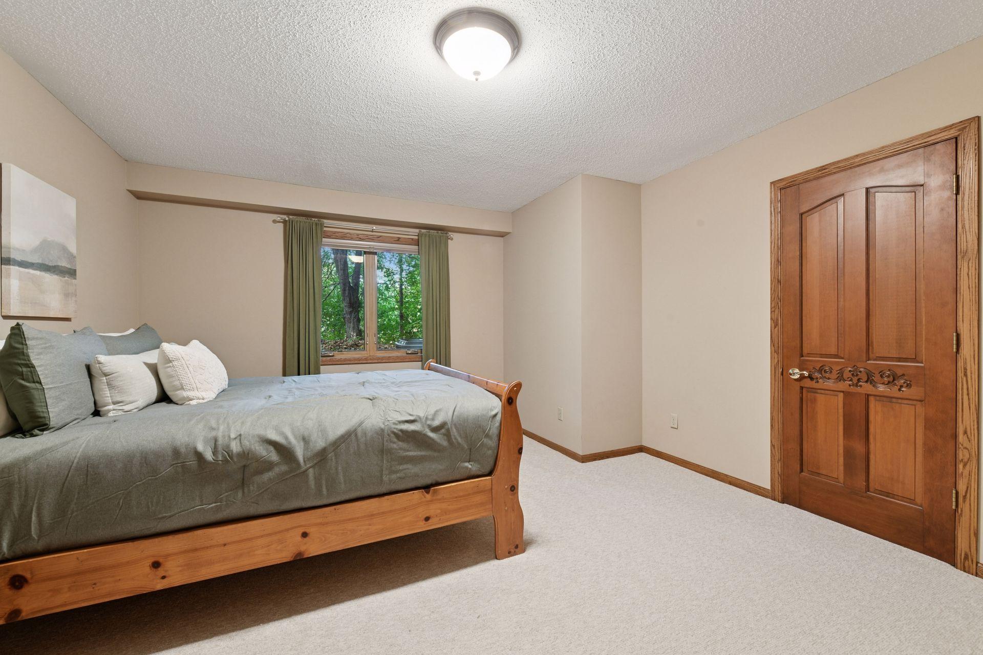 Shorewood, Minnesota, 55331, United States, 5 Bedrooms Bedrooms, ,4 BathroomsBathrooms,Residential,For Sale,1947057