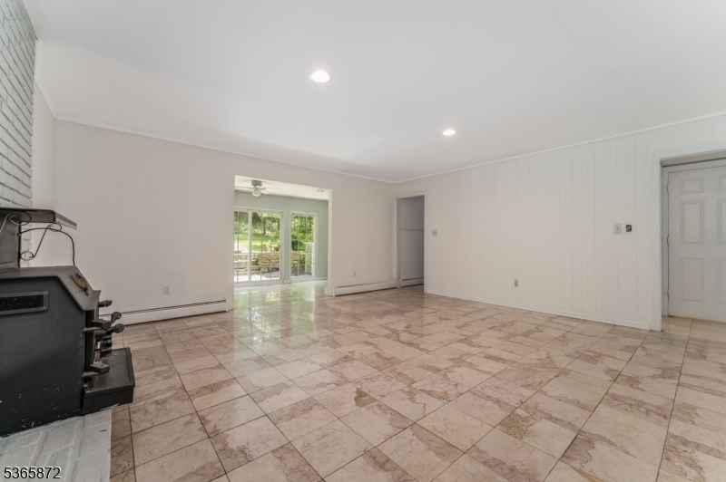 Bridgewater Twp., New Jersey, 08807, United States, 4 Bedrooms Bedrooms, ,3 BathroomsBathrooms,Residential,For Sale,1867393