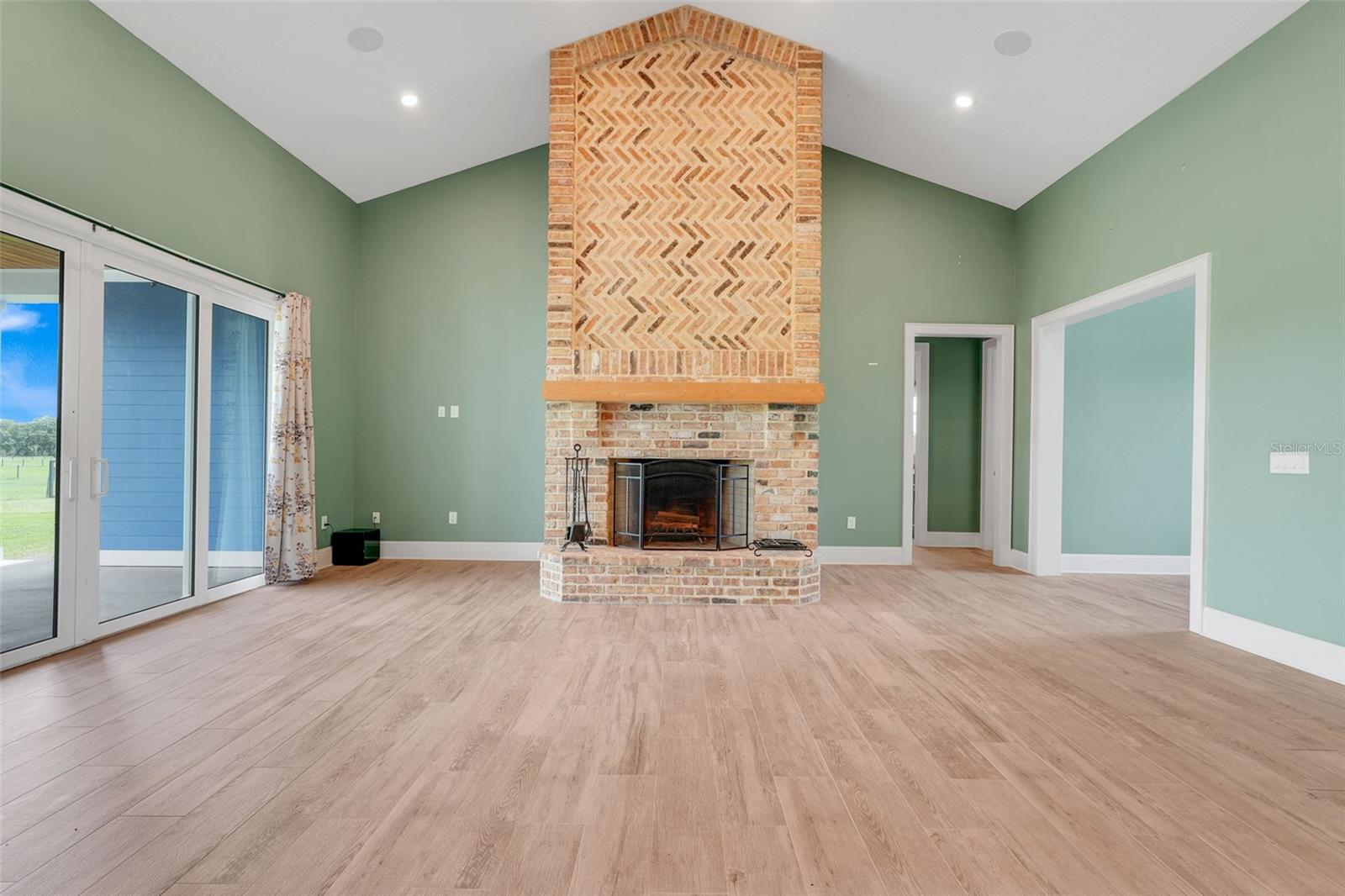 GROVELAND, Florida, 34736, United States, 4 Bedrooms Bedrooms, ,5 BathroomsBathrooms,Residential,For Sale,1792752