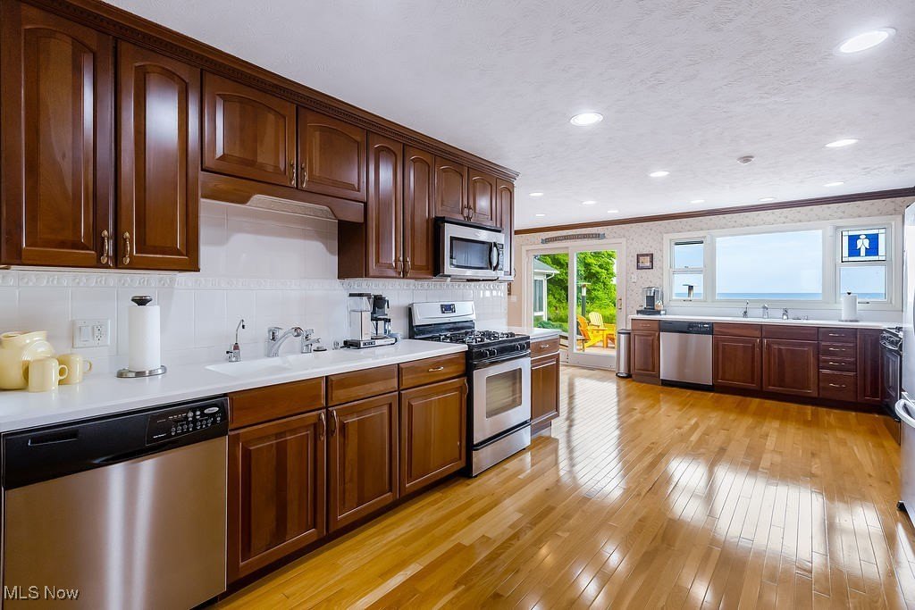 Conneaut, Ohio, 44030, United States, 7 Bedrooms Bedrooms, ,8 BathroomsBathrooms,Residential,For Sale,1977295