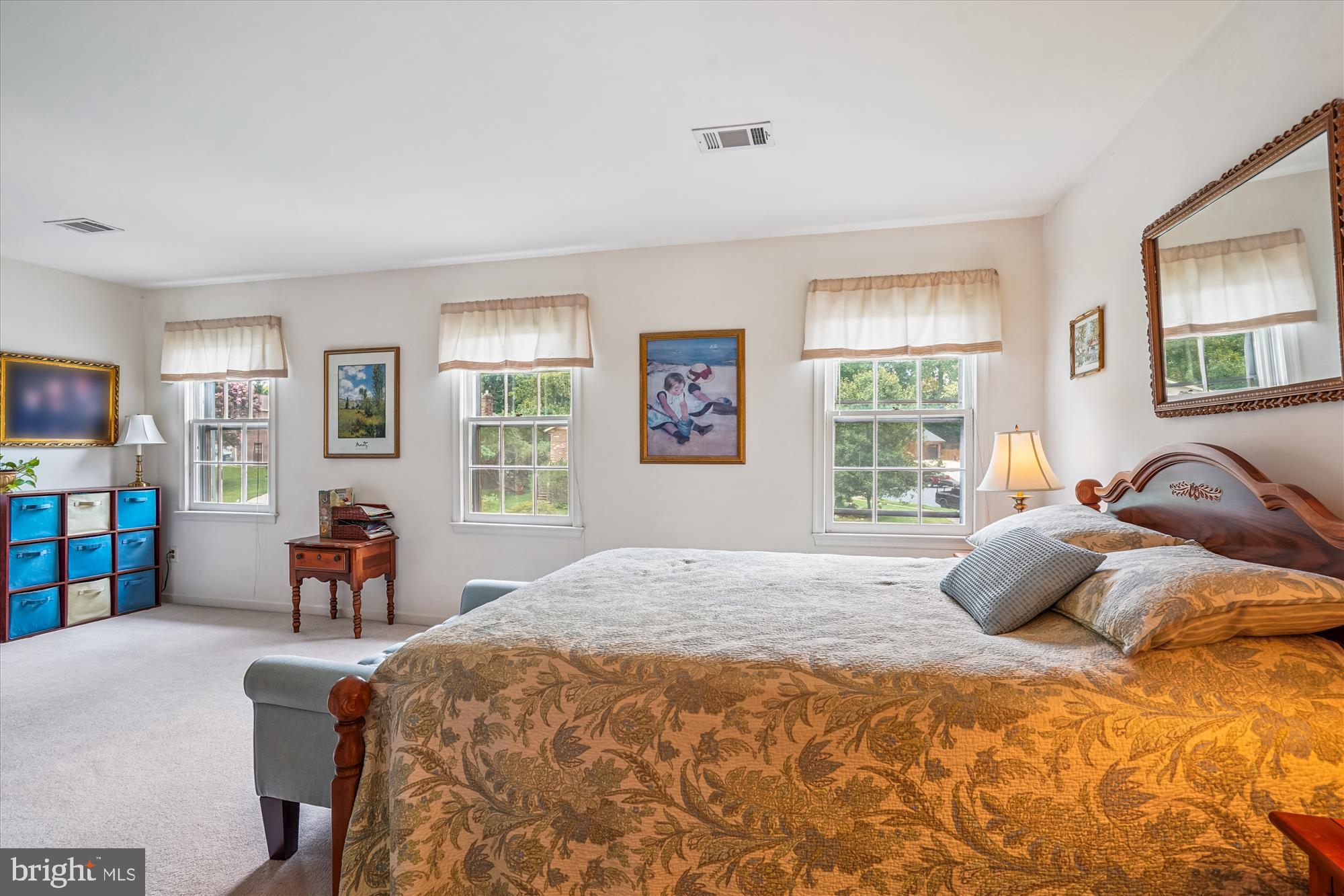 Burke, Virginia, 22015, United States, 5 Bedrooms Bedrooms, ,4 BathroomsBathrooms,Residential,For Sale,1905791