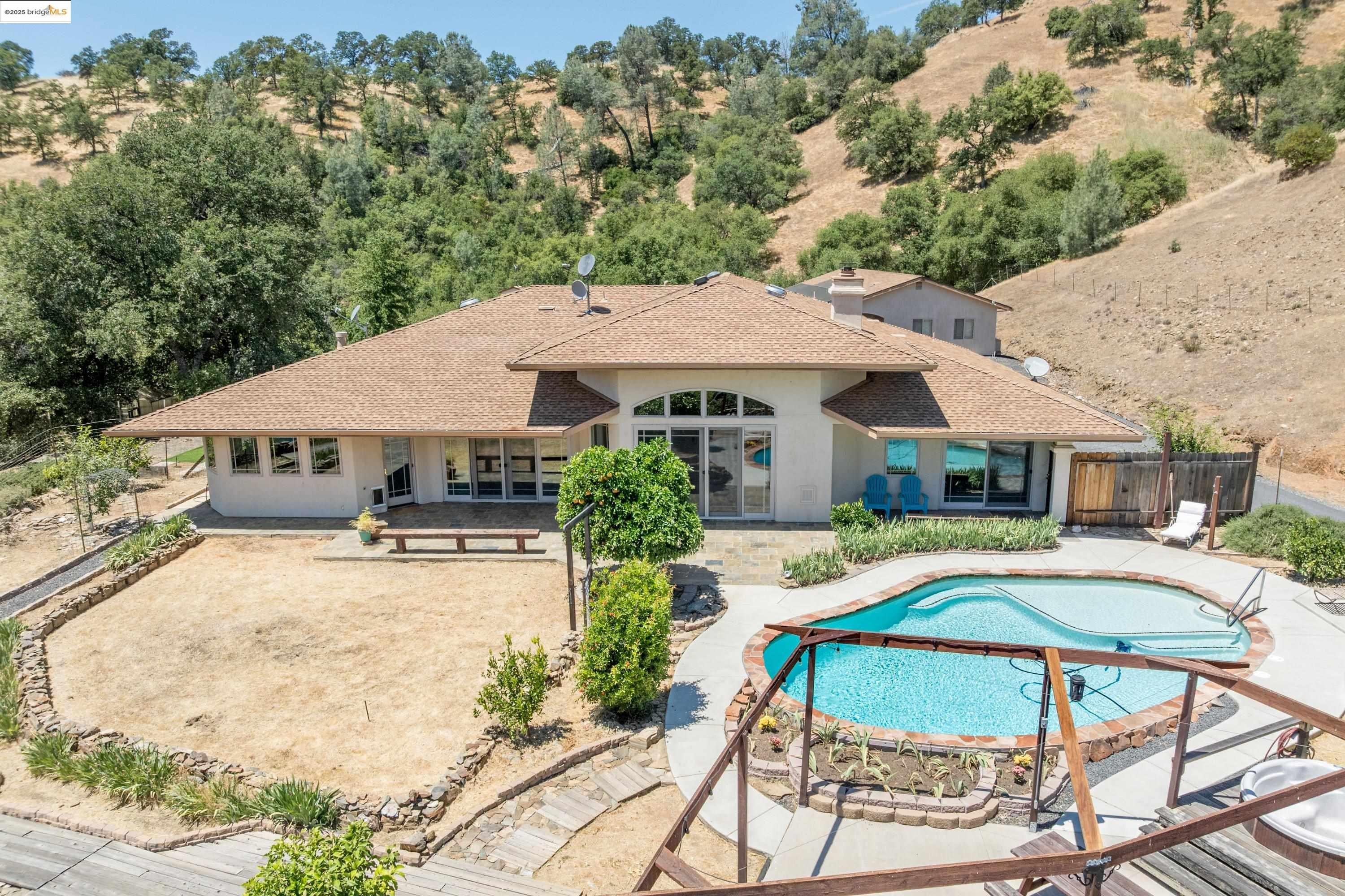 Jamestown, California, 95327, United States, 3 Bedrooms Bedrooms, ,2 BathroomsBathrooms,Residential,For Sale,1826217