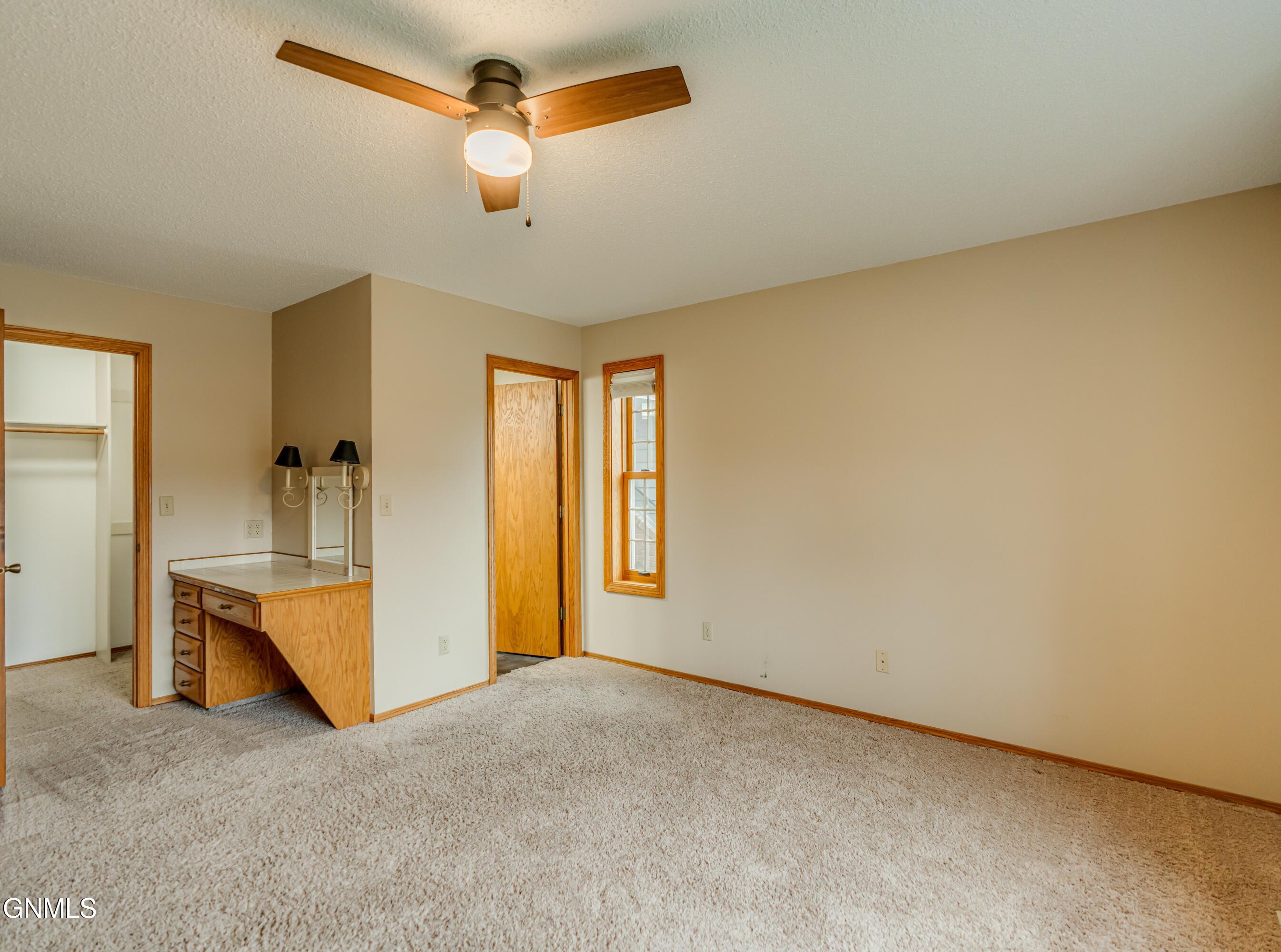 Bismarck, North Dakota, 58503, United States, 3 Bedrooms Bedrooms, ,3 BathroomsBathrooms,Residential,For Sale,1937485