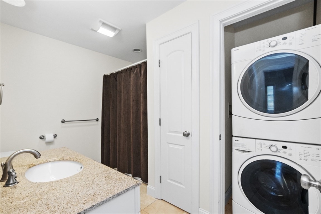 Watertown, Massachusetts, 02472, United States, 3 Bedrooms Bedrooms, ,3 BathroomsBathrooms,Residential,For Sale,1938962