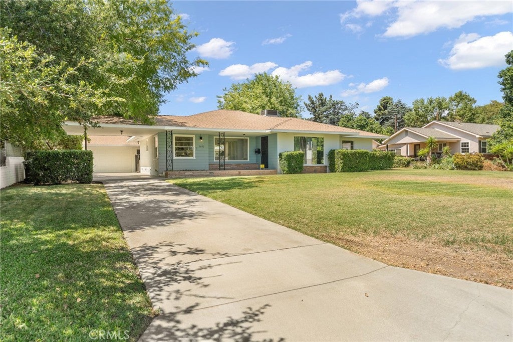 San Bernardino, California, 92405, United States, 3 Bedrooms Bedrooms, ,2 BathroomsBathrooms,Residential,For Sale,1931441