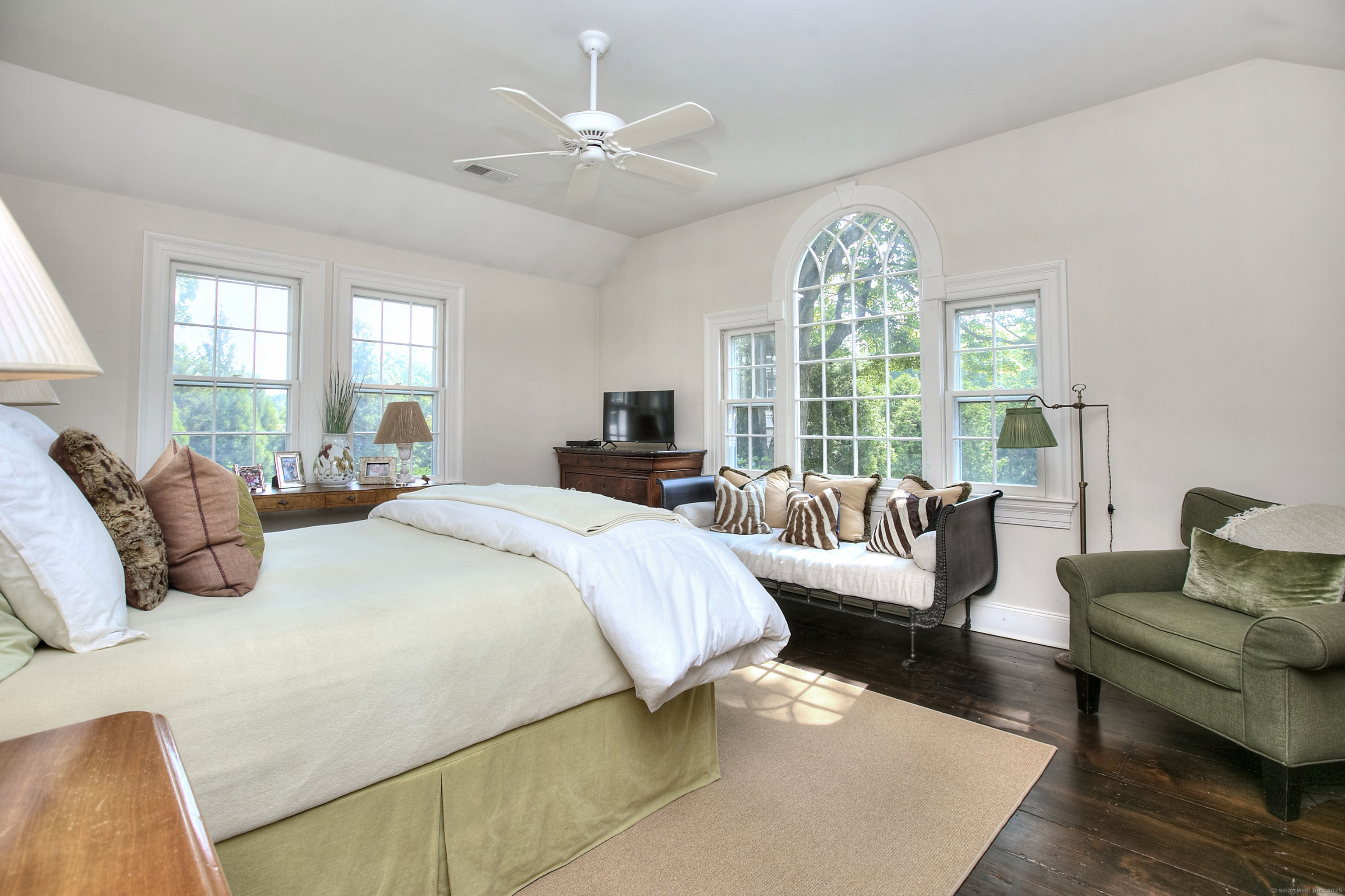 Fairfield, Connecticut, 06824, United States, 5 Bedrooms Bedrooms, ,5 BathroomsBathrooms,Residential,For Sale,1942139
