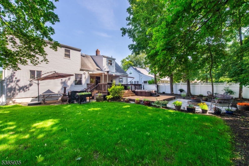 Wayne Twp., New Jersey, 07470, United States, 5 Bedrooms Bedrooms, ,3 BathroomsBathrooms,Residential,For Sale,1928449
