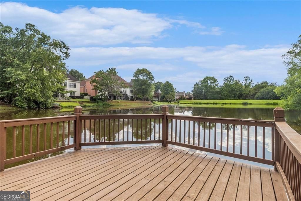 Roswell, Georgia, 30075, United States, 6 Bedrooms Bedrooms, ,5 BathroomsBathrooms,Residential,For Sale,1894243