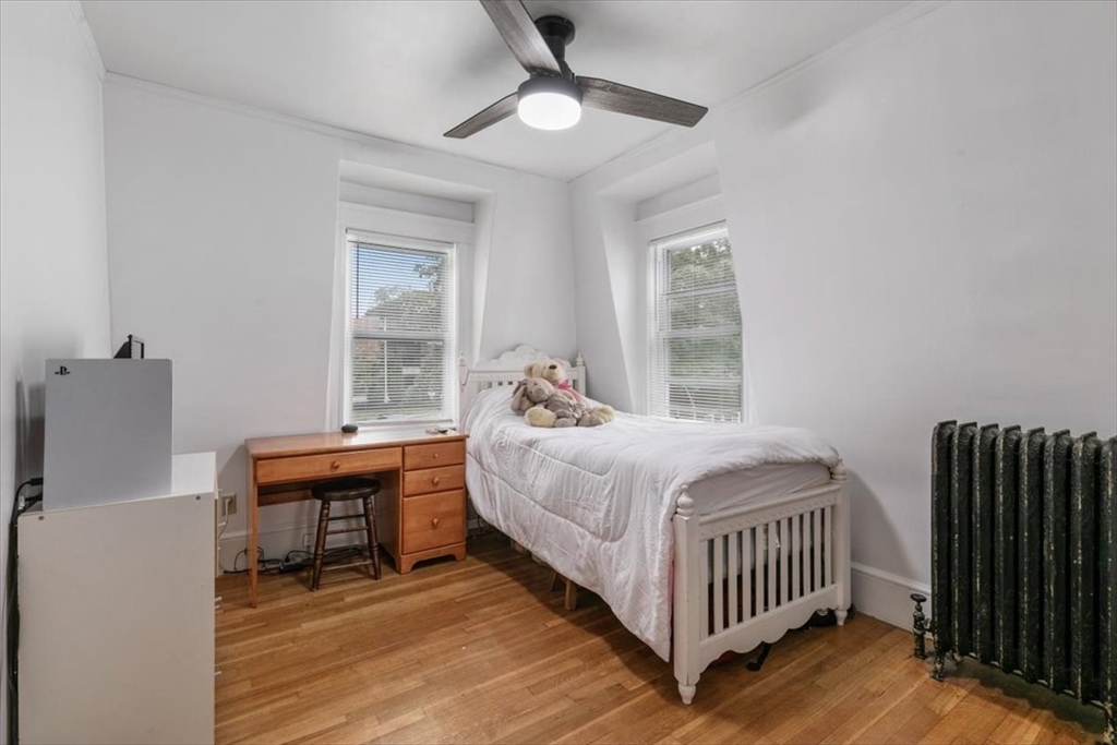 Amesbury, Massachusetts, 01913, United States, 4 Bedrooms Bedrooms, ,2 BathroomsBathrooms,Residential,For Sale,1974593