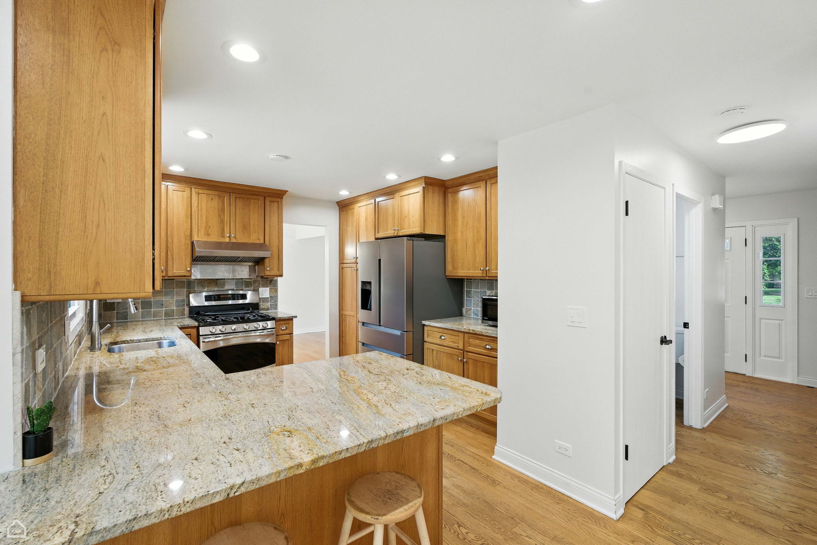 Buffalo Grove, Illinois, 60089, United States, 4 Bedrooms Bedrooms, ,3 BathroomsBathrooms,Residential,For Sale,1911732