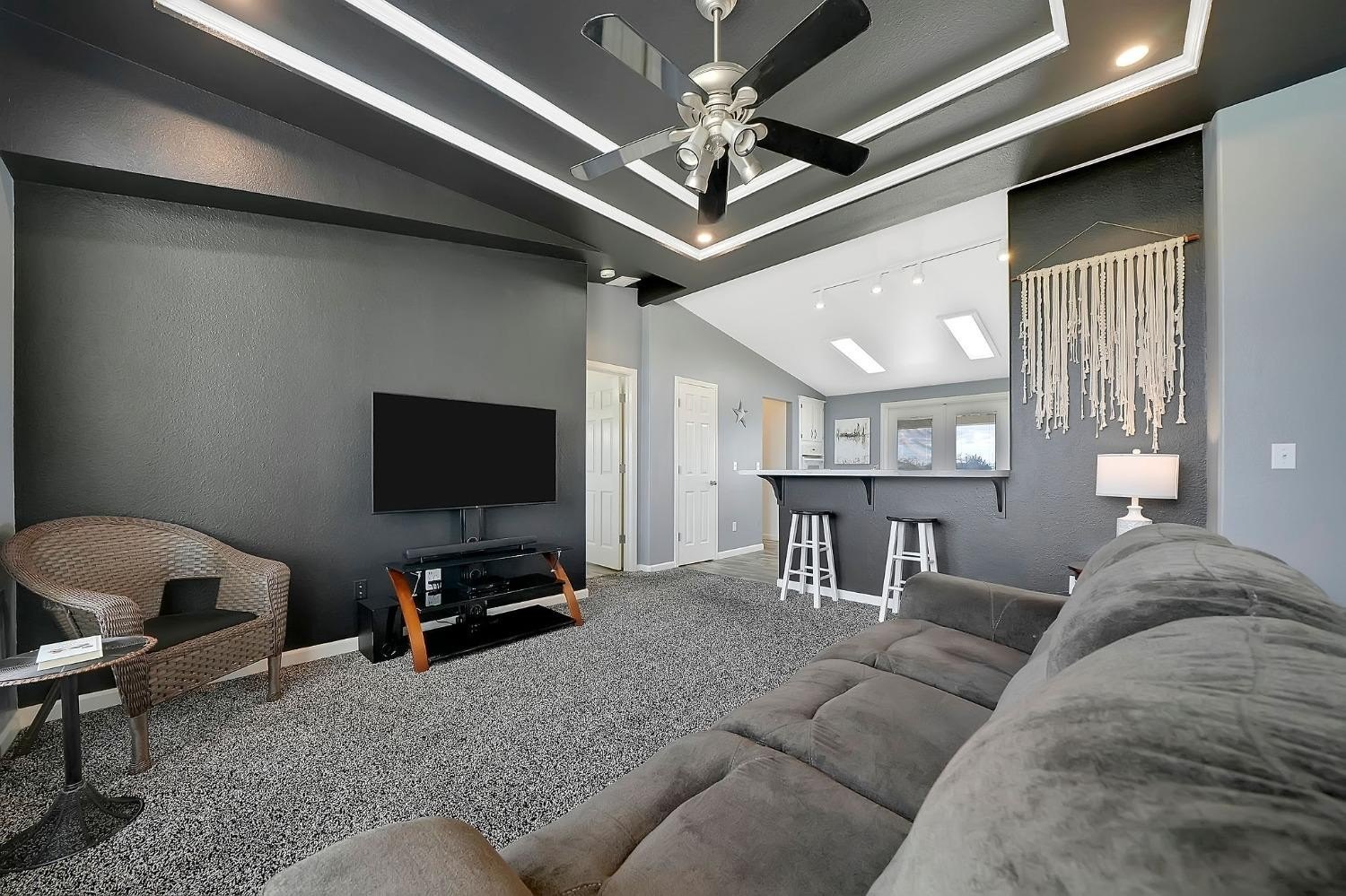 Valley Springs, California, 95252, United States, 5 Bedrooms Bedrooms, ,4 BathroomsBathrooms,Residential,For Sale,1724750