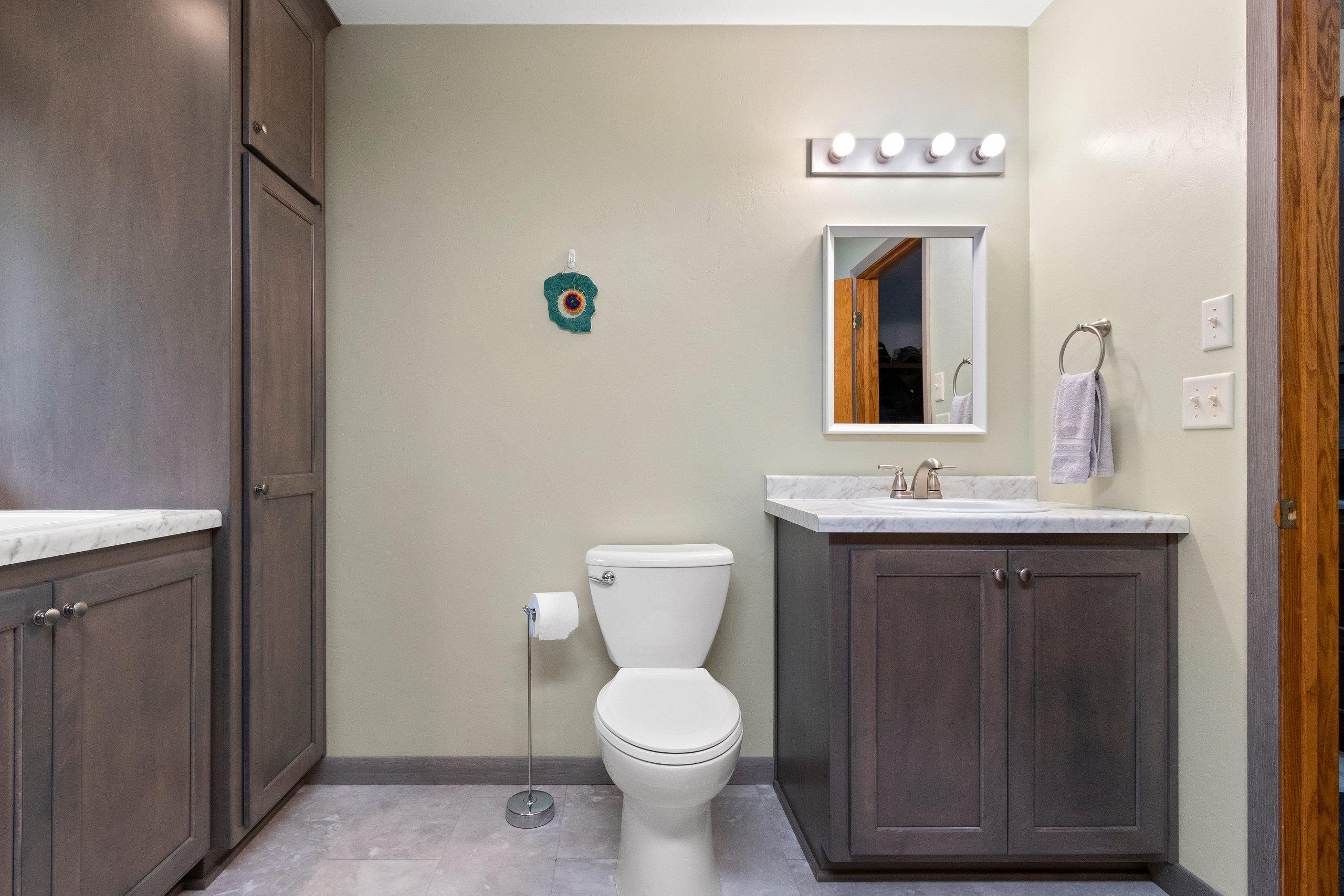 DE PERE, Wisconsin, 54115, United States, 3 Bedrooms Bedrooms, ,4 BathroomsBathrooms,Residential,For Sale,1912239