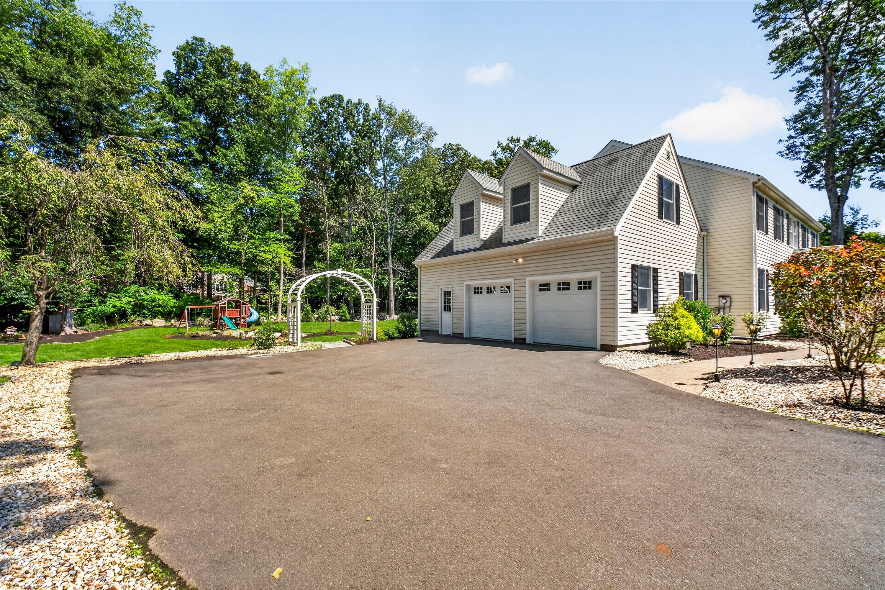  Maplewood Colonial - 物件實景