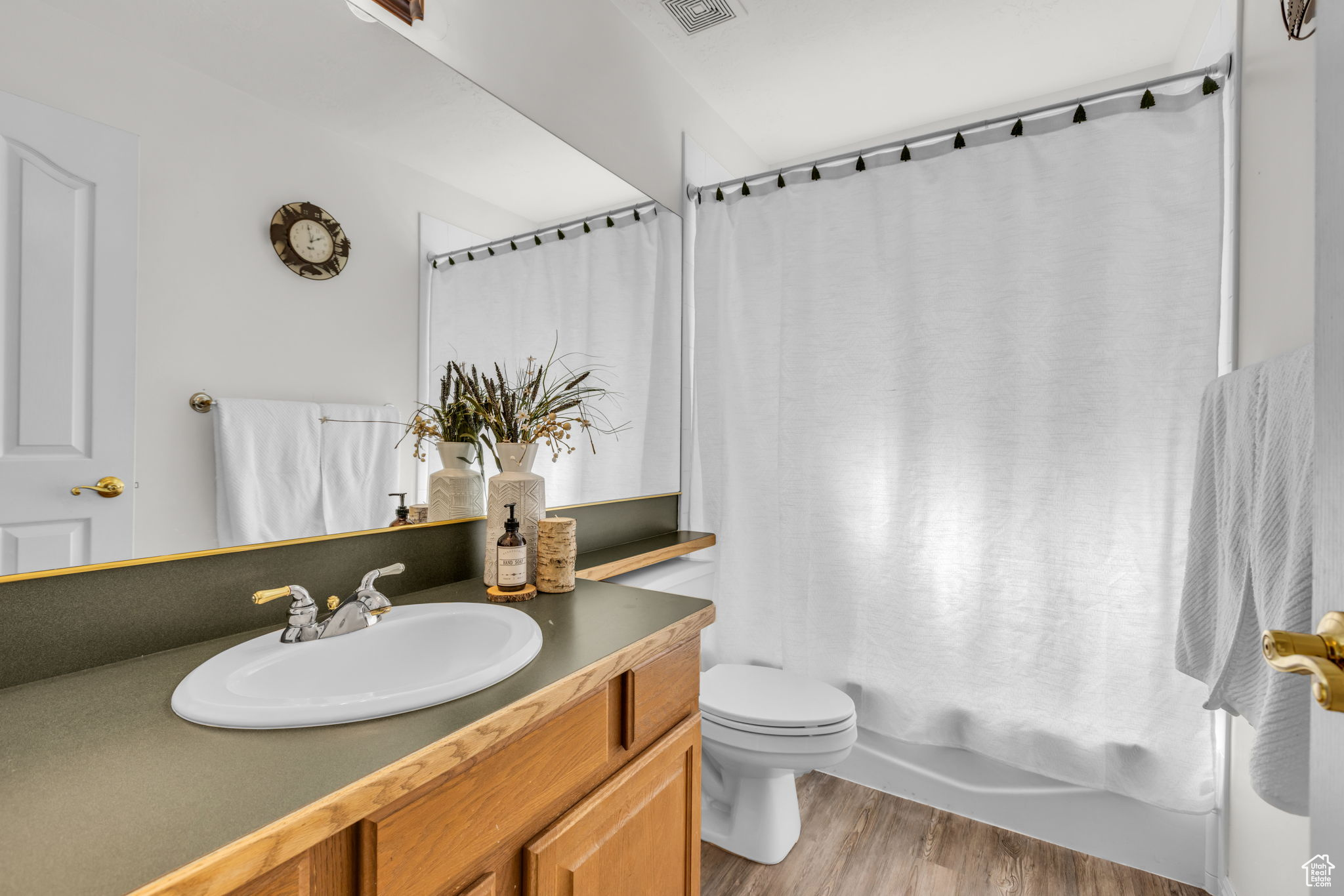 Ogden, Utah, 84404, United States, 4 Bedrooms Bedrooms, ,3 BathroomsBathrooms,Residential,For Sale,1867138