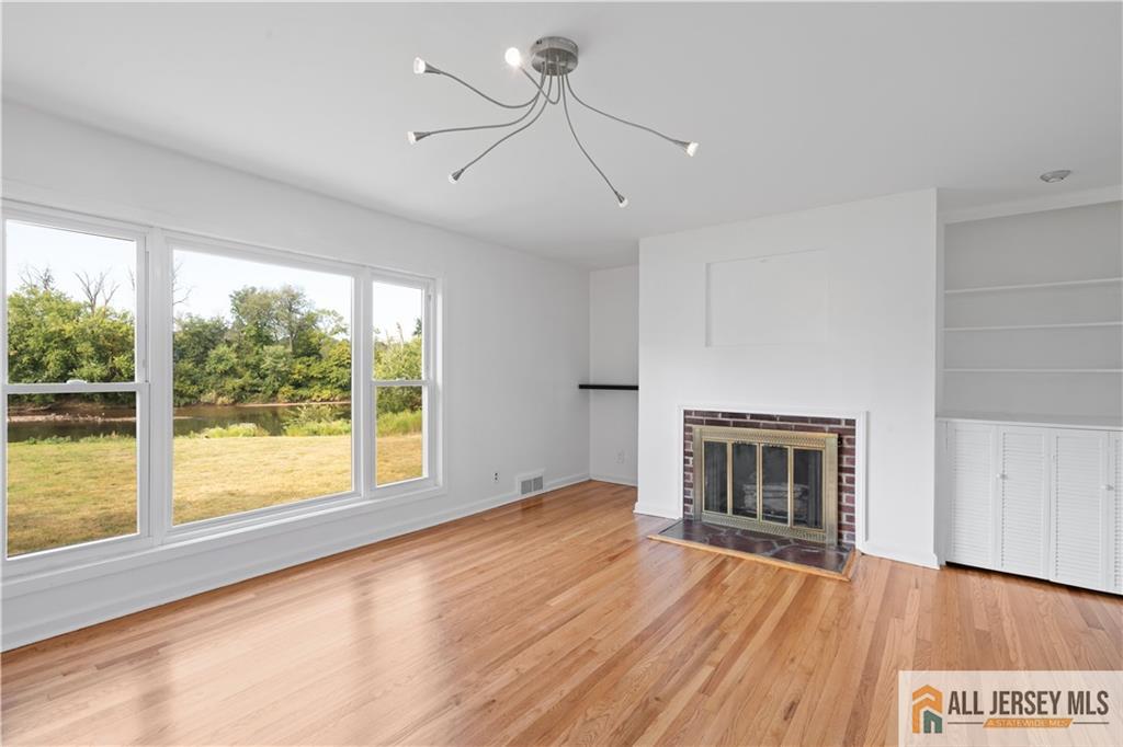 Piscataway, New Jersey, 08854, United States, 3 Bedrooms Bedrooms, ,2 BathroomsBathrooms,Residential,For Sale,1940160