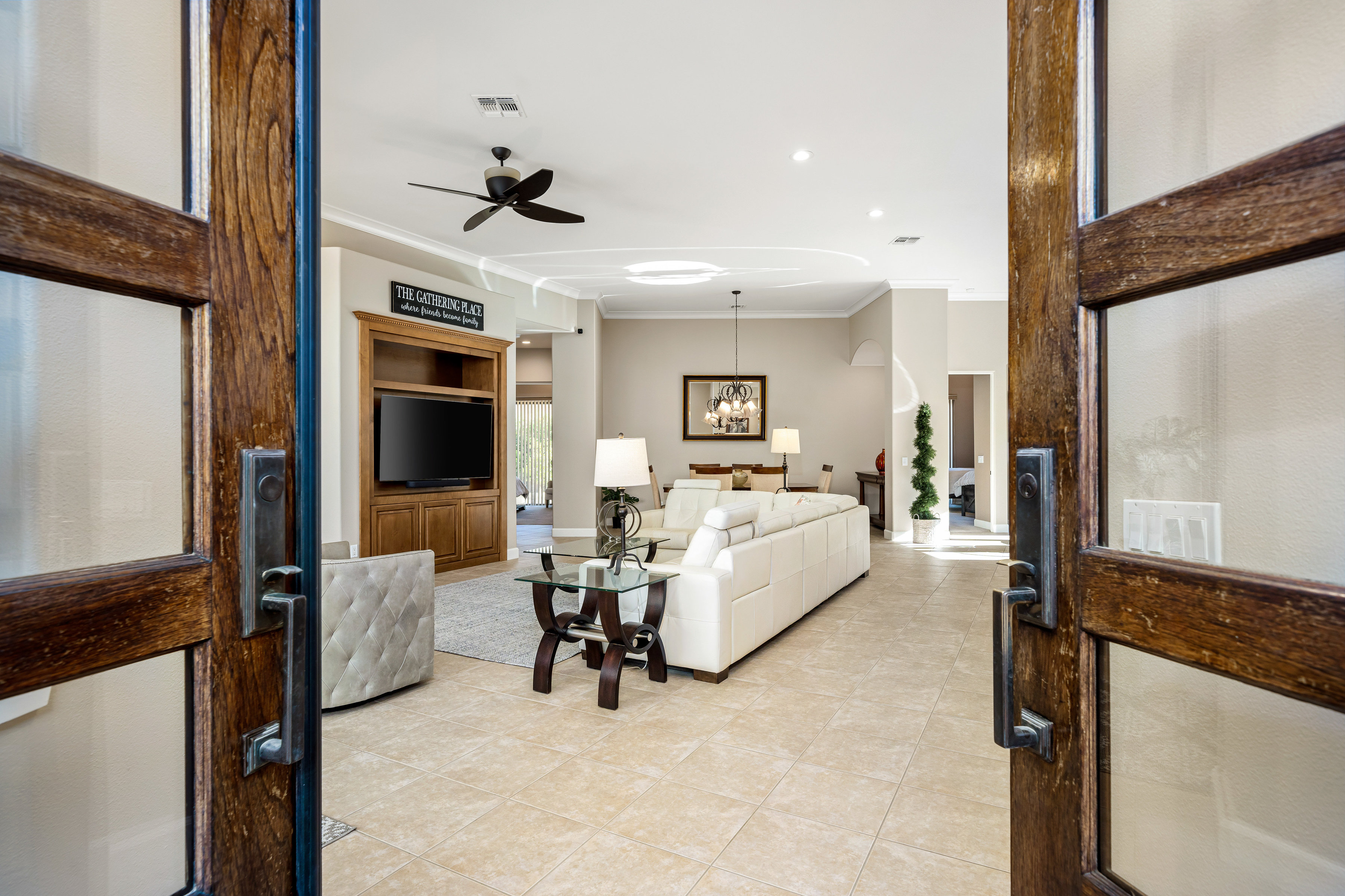  South Facing Gated La Quinta Pool Home - 物件實景