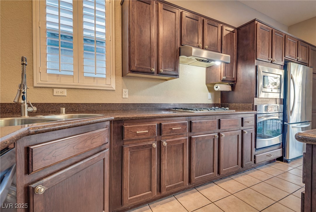 Las Vegas, Nevada, 89135, United States, 3 Bedrooms Bedrooms, ,3 BathroomsBathrooms,Residential,For Sale,2003378