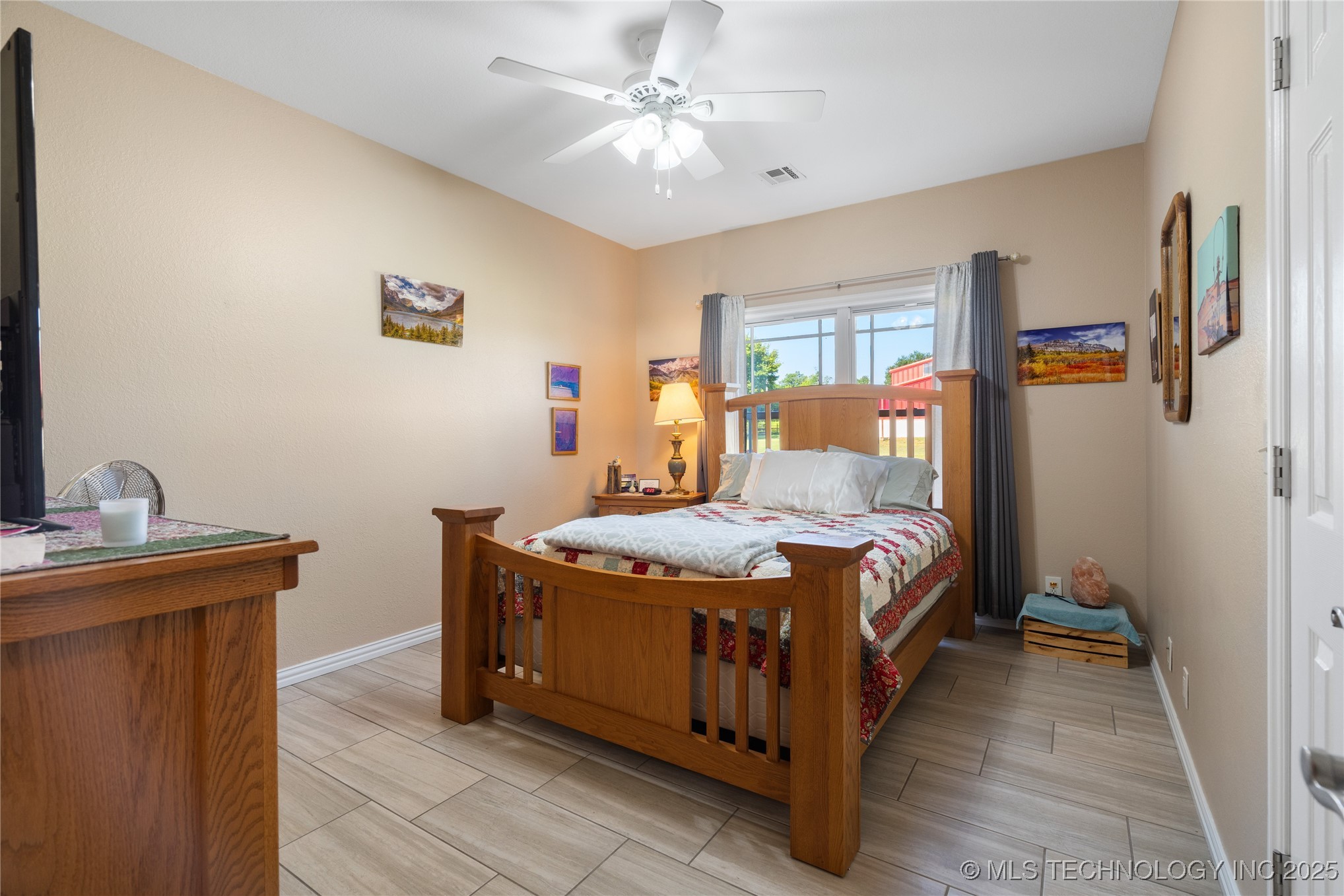 Henryetta, Oklahoma, 74437, United States, 4 Bedrooms Bedrooms, ,4 BathroomsBathrooms,Residential,For Sale,1927120