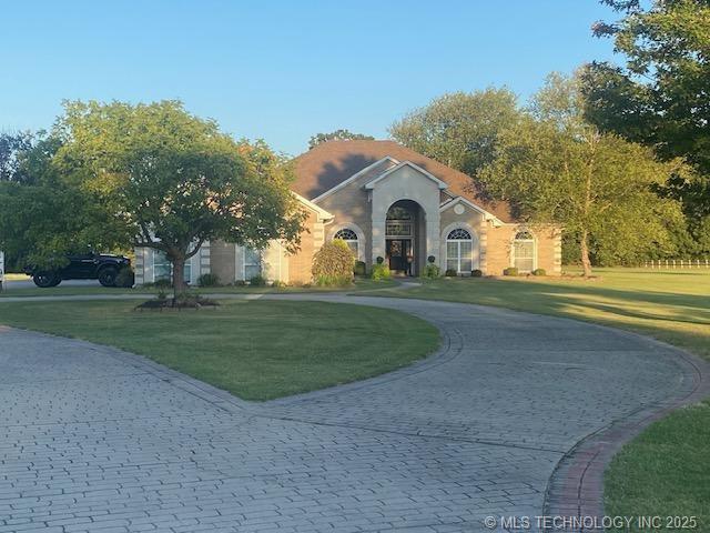 Stigler, Oklahoma, 74462-1647, United States, 3 Bedrooms Bedrooms, ,3 BathroomsBathrooms,Residential,For Sale,2005230