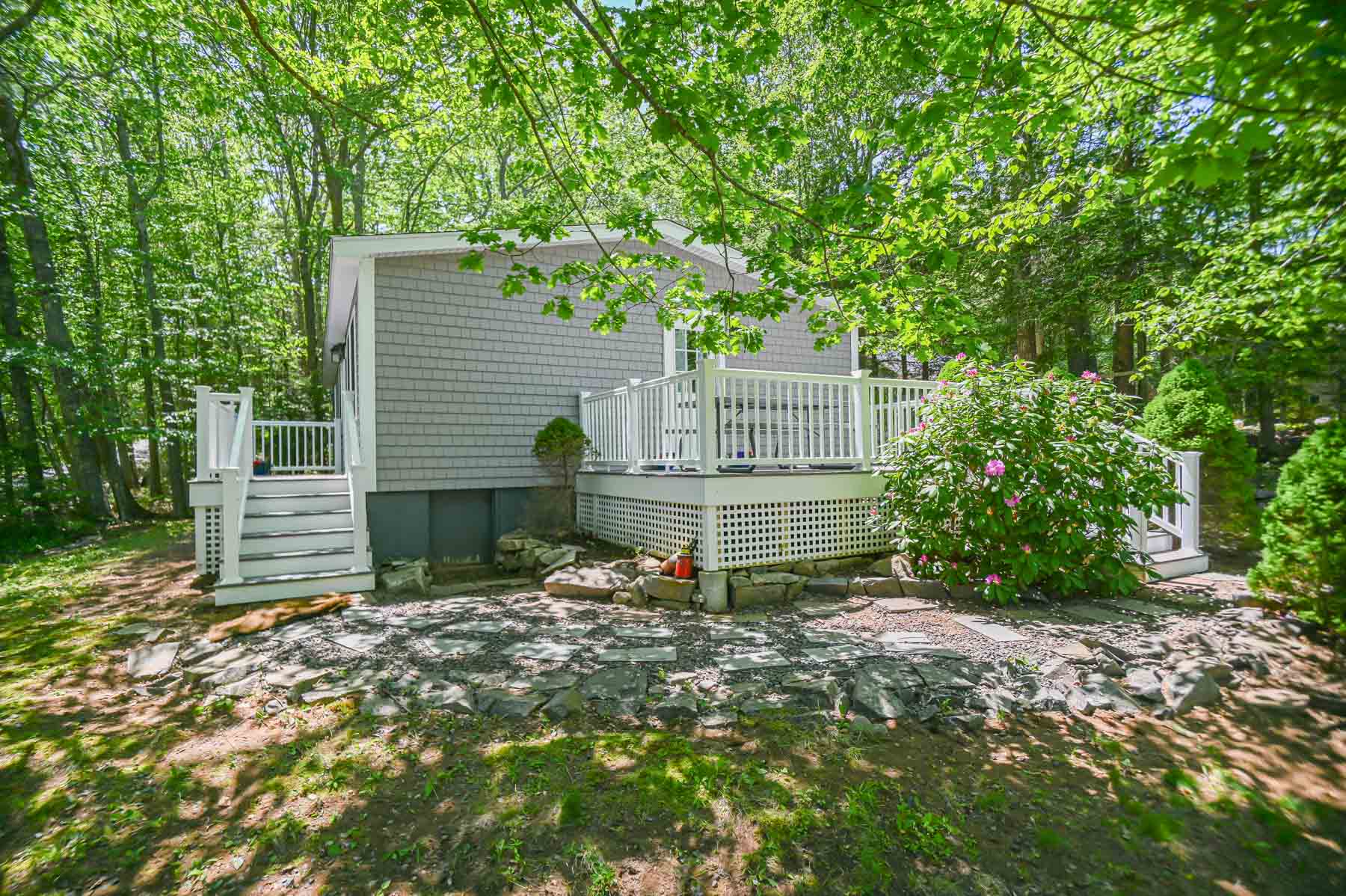 York, Maine, 03909, United States, 3 Bedrooms Bedrooms, ,1 BathroomBathrooms,Residential,For Sale,1965511