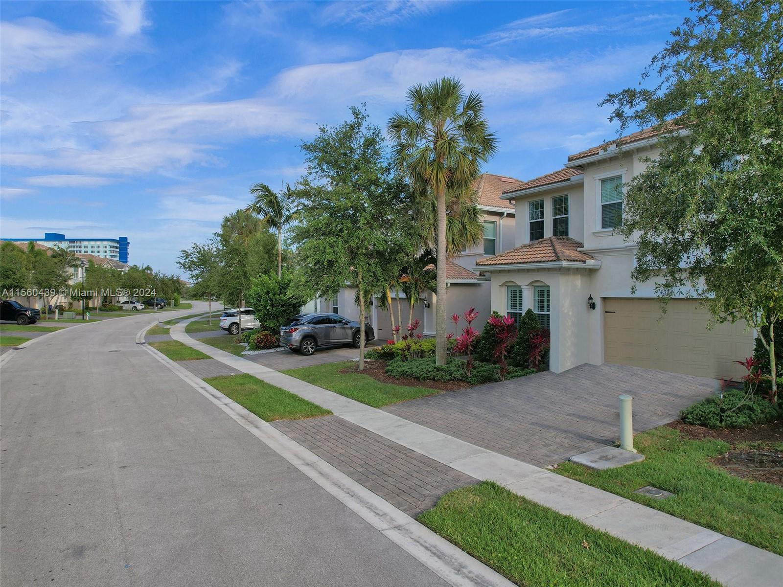 4334 Large Leaf Ln, Hollywood, Florida, 33021, United States, 6 Bedrooms Bedrooms, ,4 BathroomsBathrooms,Residential,For Sale,4334 Large Leaf Ln,1500872