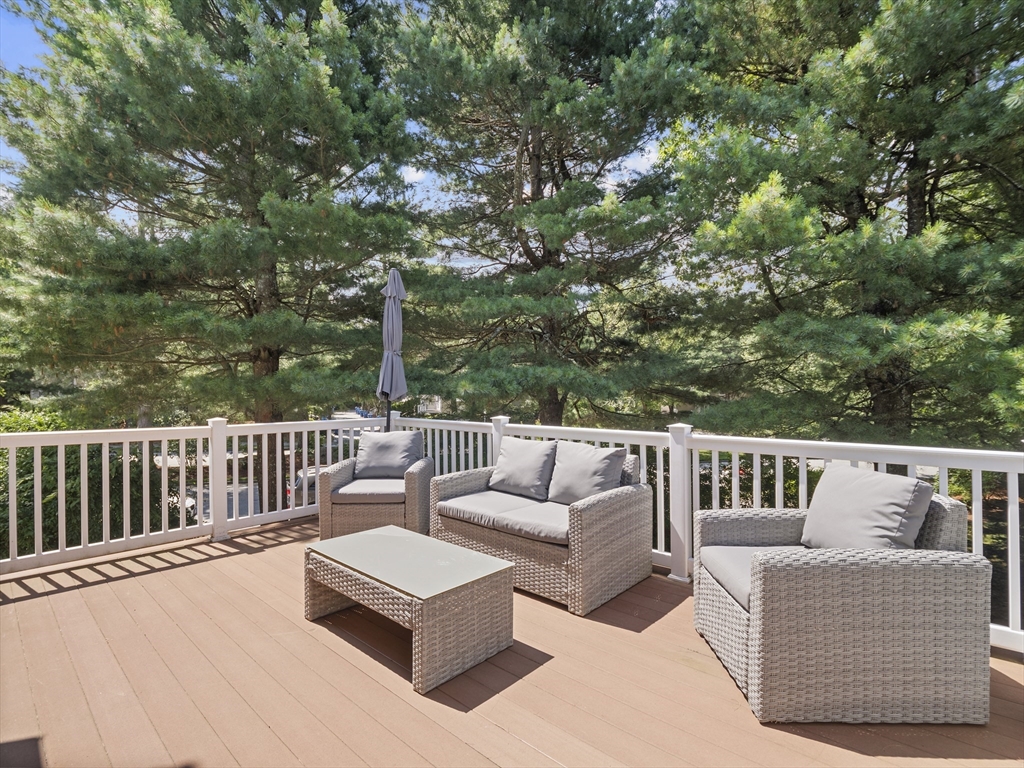 Worcester, Massachusetts, 01609, United States, 3 Bedrooms Bedrooms, ,4 BathroomsBathrooms,Residential,For Sale,1970257