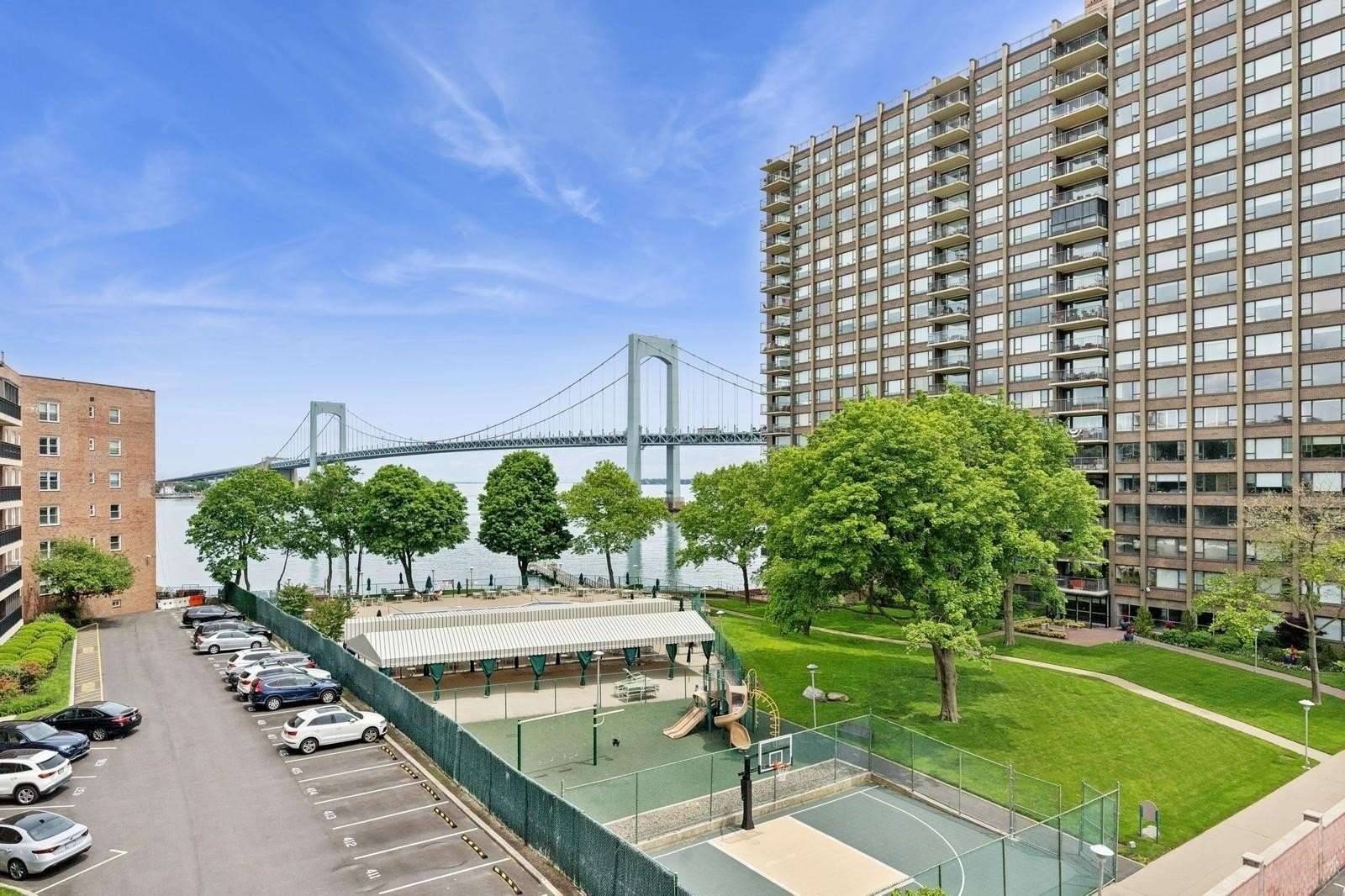 Beechhurst, New York, 11357, United States, 3 Bedrooms Bedrooms, ,2 BathroomsBathrooms,Residential,For Sale,1865157