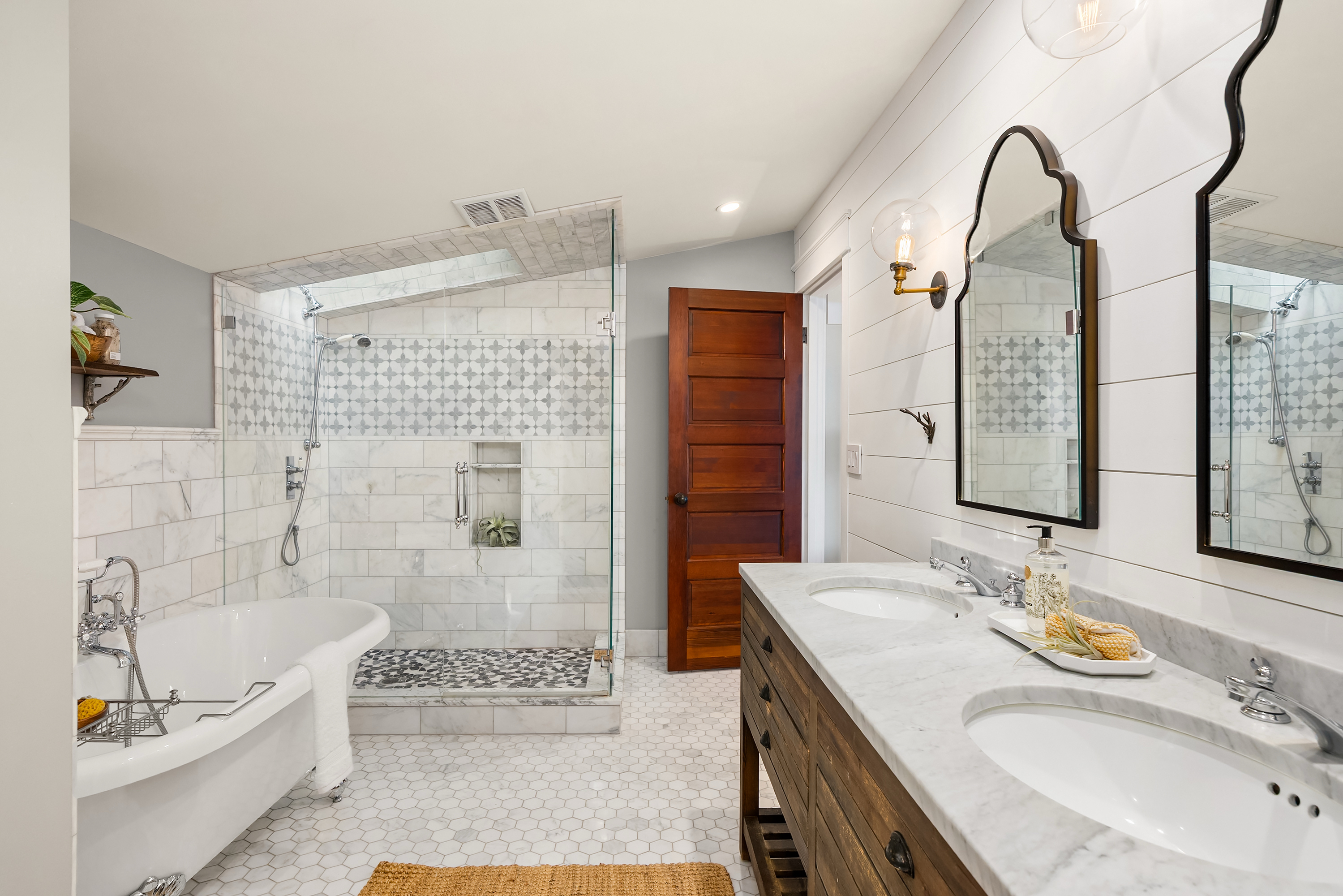  8405 Hansen Road Northeast, Bainbridge Island, WA 98110 - 物件實景