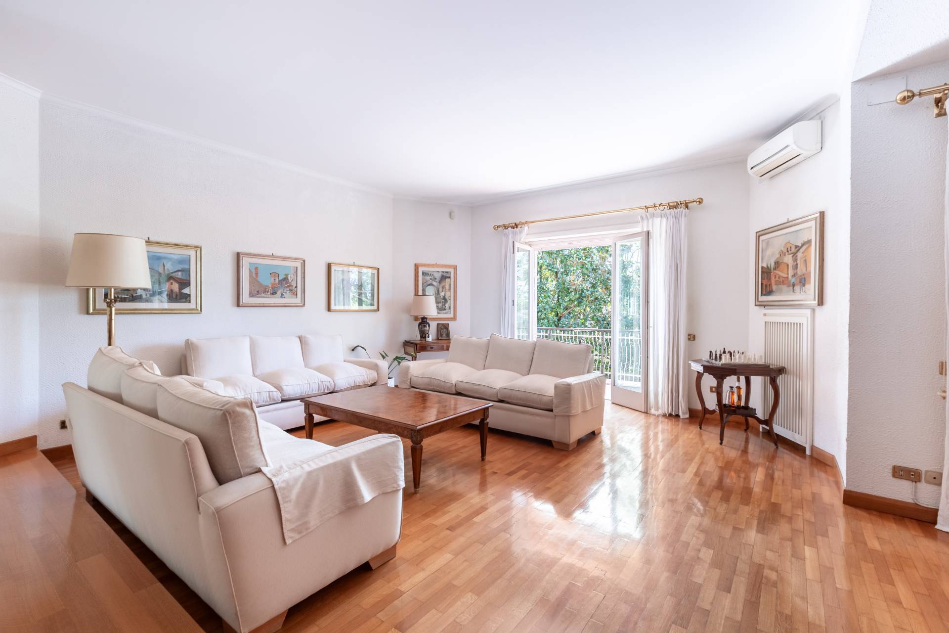 Roma, Roma, 00100, IT, 4 Bedrooms Bedrooms, ,4 BathroomsBathrooms,Residential,For Sale,1992075