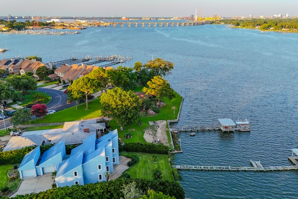 Portsmouth, Virginia, 23703, United States, 4 Bedrooms Bedrooms, ,4 BathroomsBathrooms,Residential,For Sale,1921206