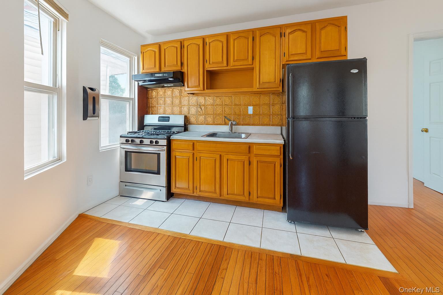 Jamaica, New York, 11435, United States, 4 Bedrooms Bedrooms, ,3 BathroomsBathrooms,Residential,For Sale,1927157
