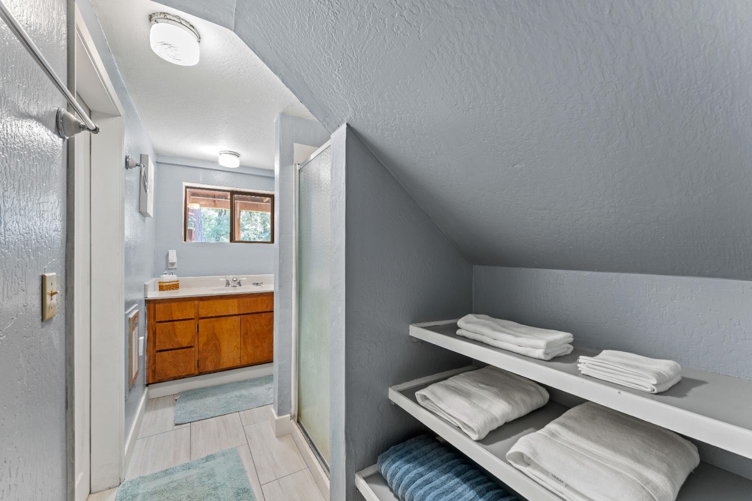 Colfax, California, 95713, United States, 3 Bedrooms Bedrooms, ,2 BathroomsBathrooms,Residential,For Sale,1940988