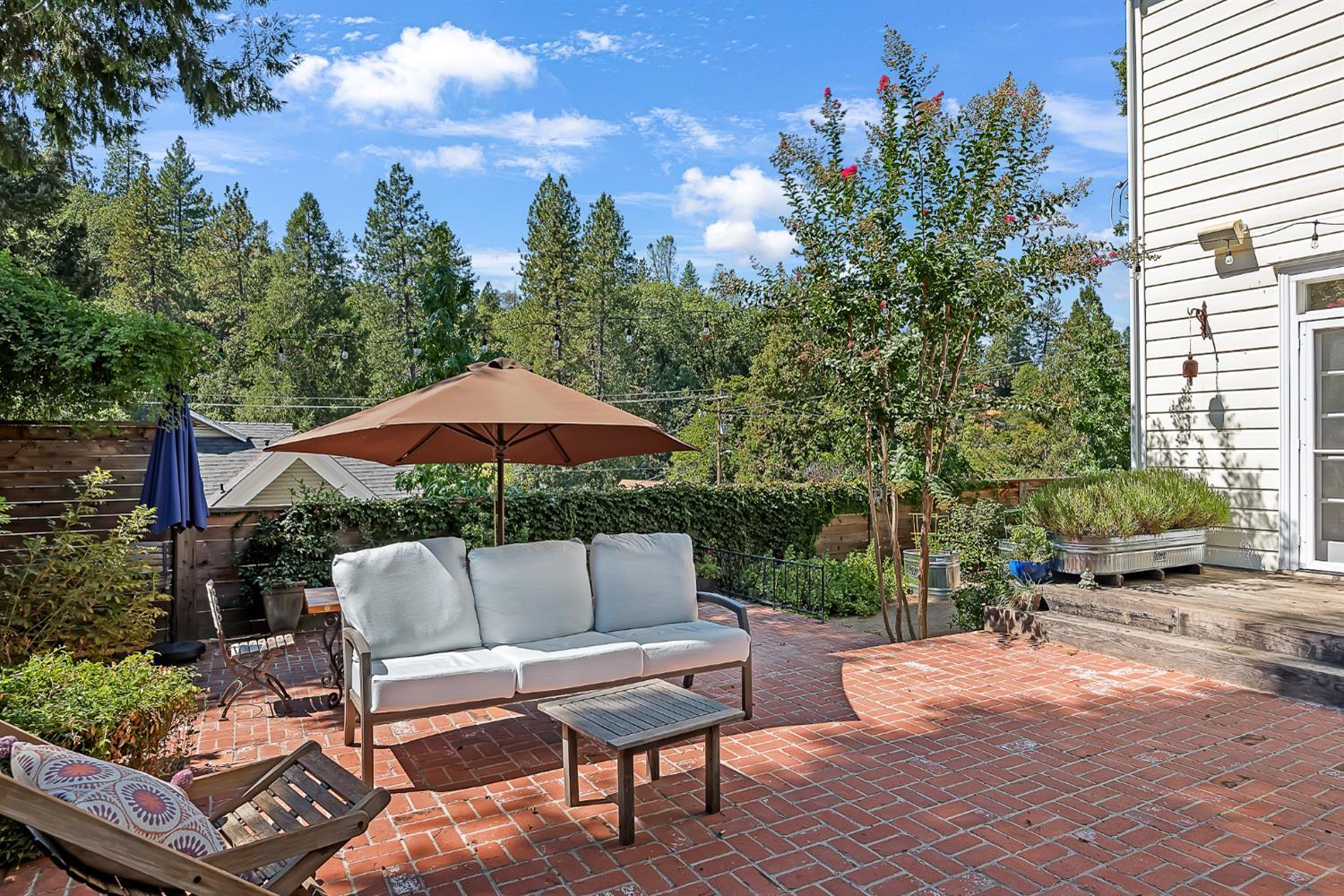 Placerville, California, 95667, United States, 4 Bedrooms Bedrooms, ,2 BathroomsBathrooms,Residential,For Sale,1978862