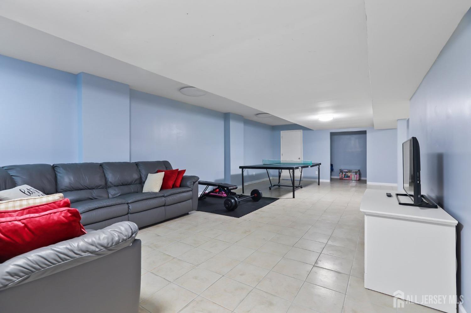 Marlboro, New Jersey, 07751, United States, 5 Bedrooms Bedrooms, ,3 BathroomsBathrooms,Residential,For Sale,1975938