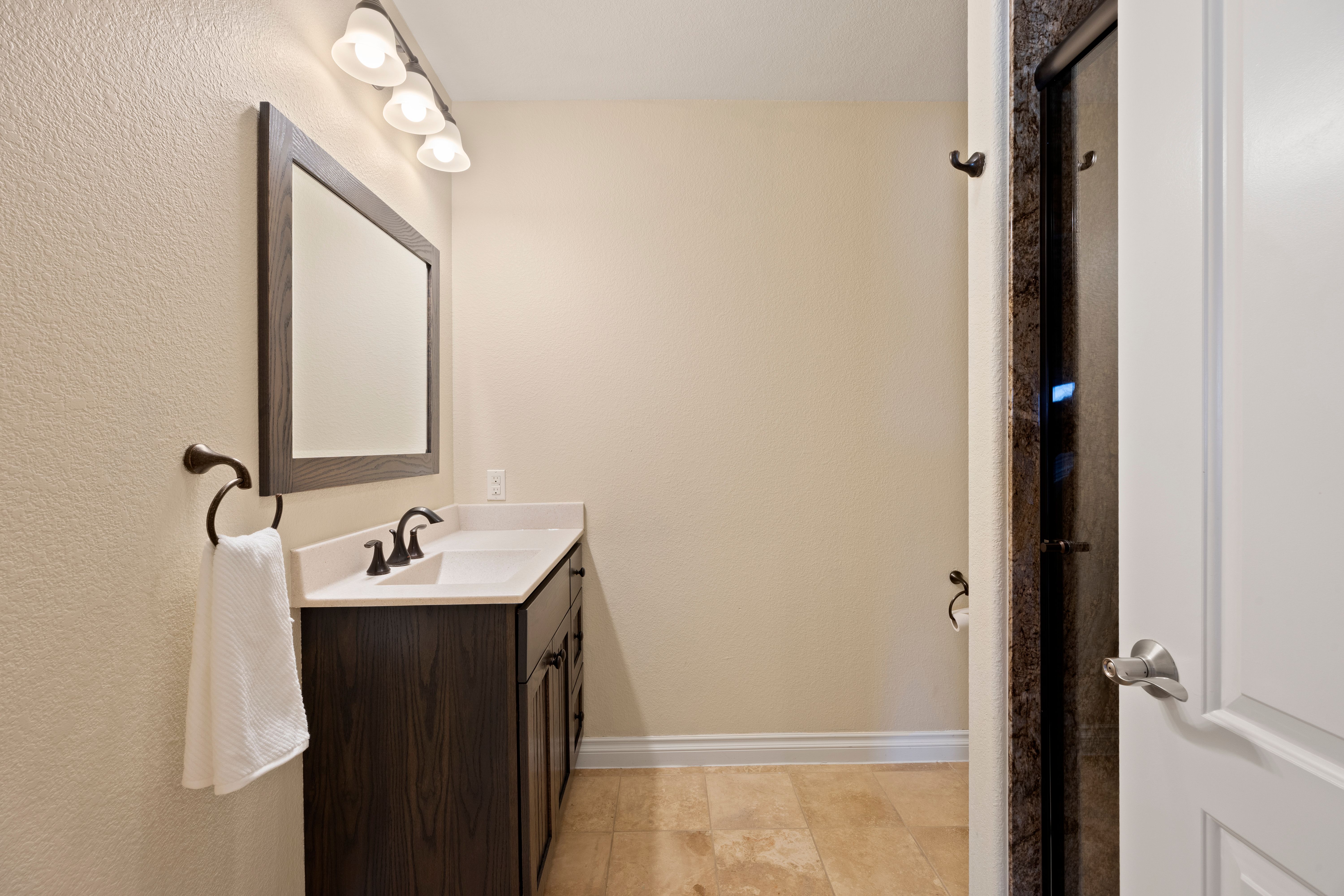  Ideal Blend of Space, Setting and Livability - 物件實景