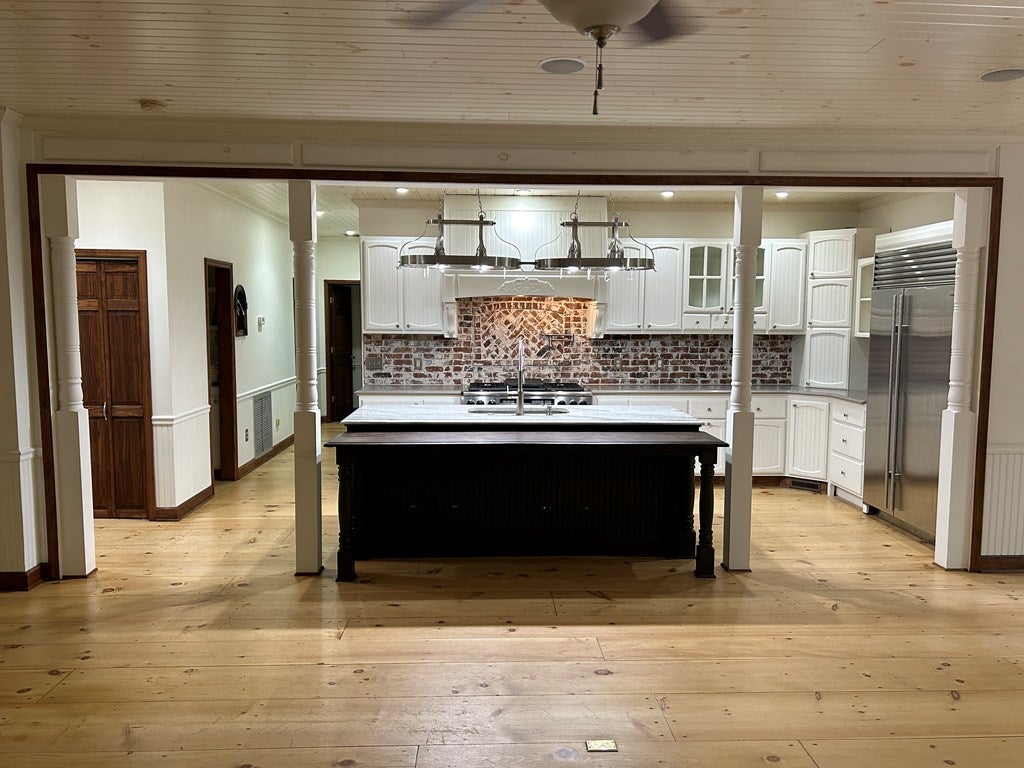 Blue Ridge, Georgia, 30513, United States, 3 Bedrooms Bedrooms, ,4 BathroomsBathrooms,Residential,For Sale,1858948