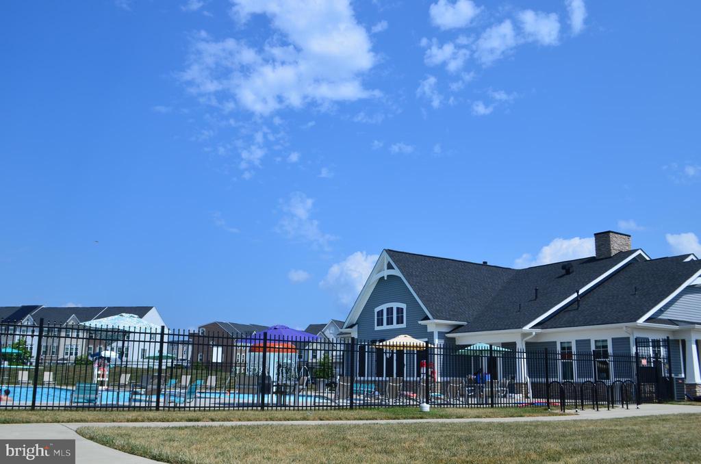 Frederick, Maryland, 21703, United States, 3 Bedrooms Bedrooms, ,3 BathroomsBathrooms,Residential,For Sale,1935549