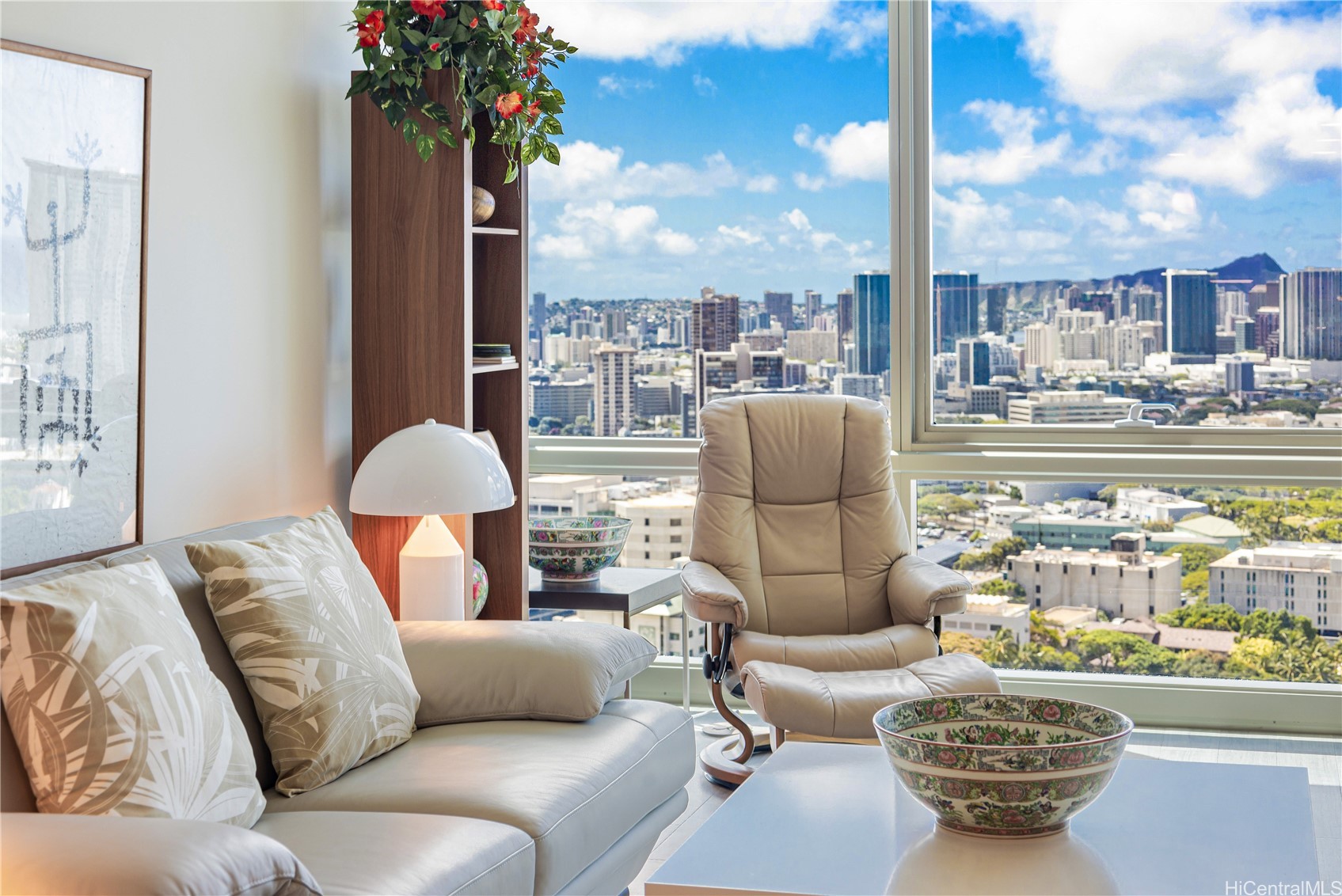 Honolulu, Hawaii, 96813, United States, 1 Bedroom Bedrooms, ,1 BathroomBathrooms,Residential,For Sale,1828131
